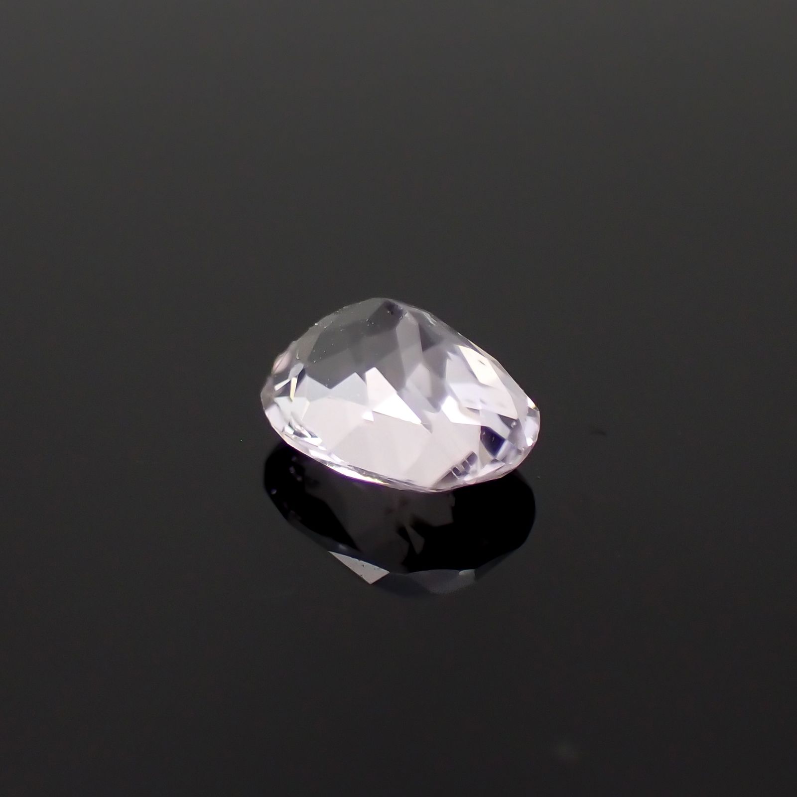 マリアライト フルオレッセンス(宝石名スキャポライト)スリランカ産 0.65ct 識別済[230421675]6.5x5mm前後