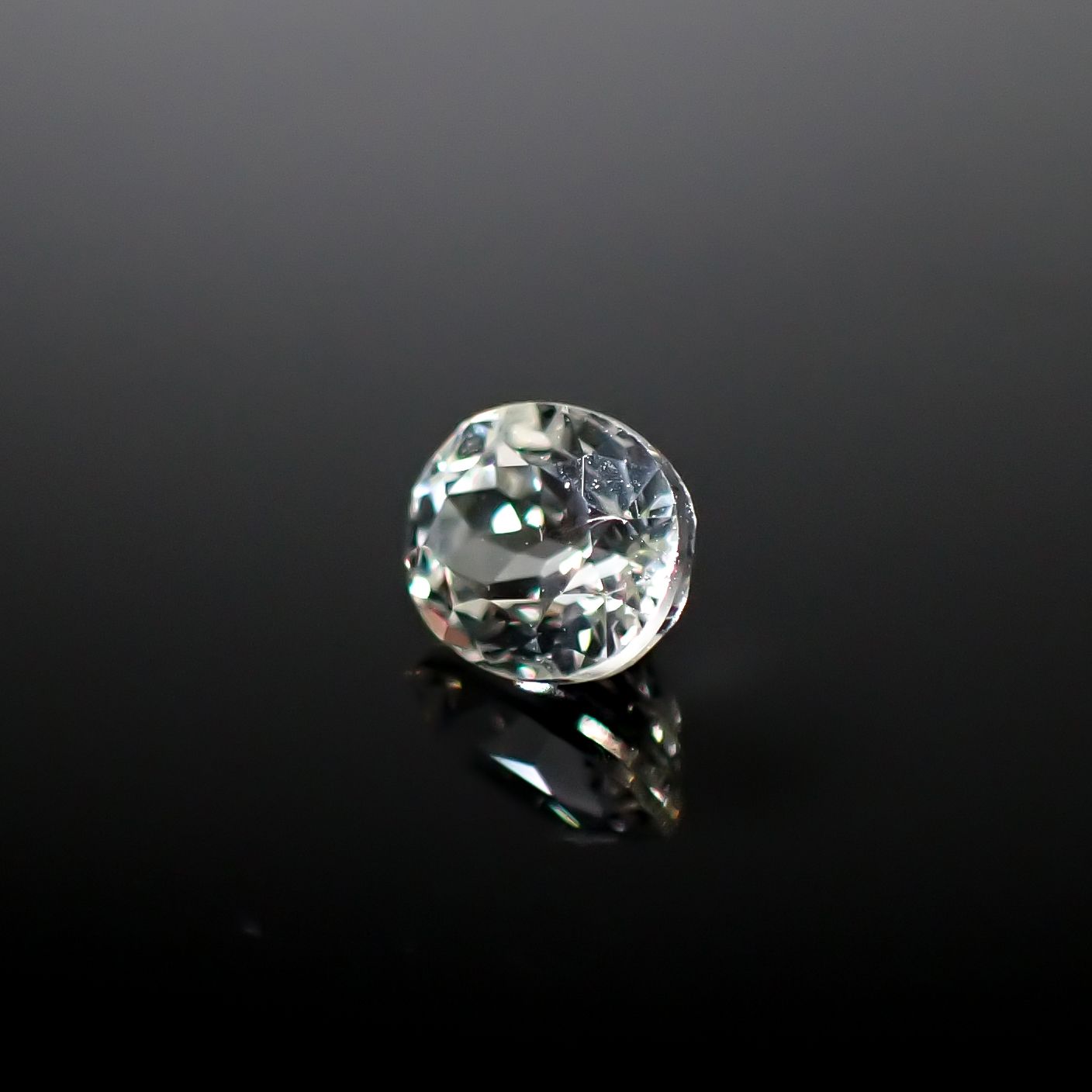 リューコガーネット ビルマ産 0.51ct [241229414]4.8x4.1mm前後