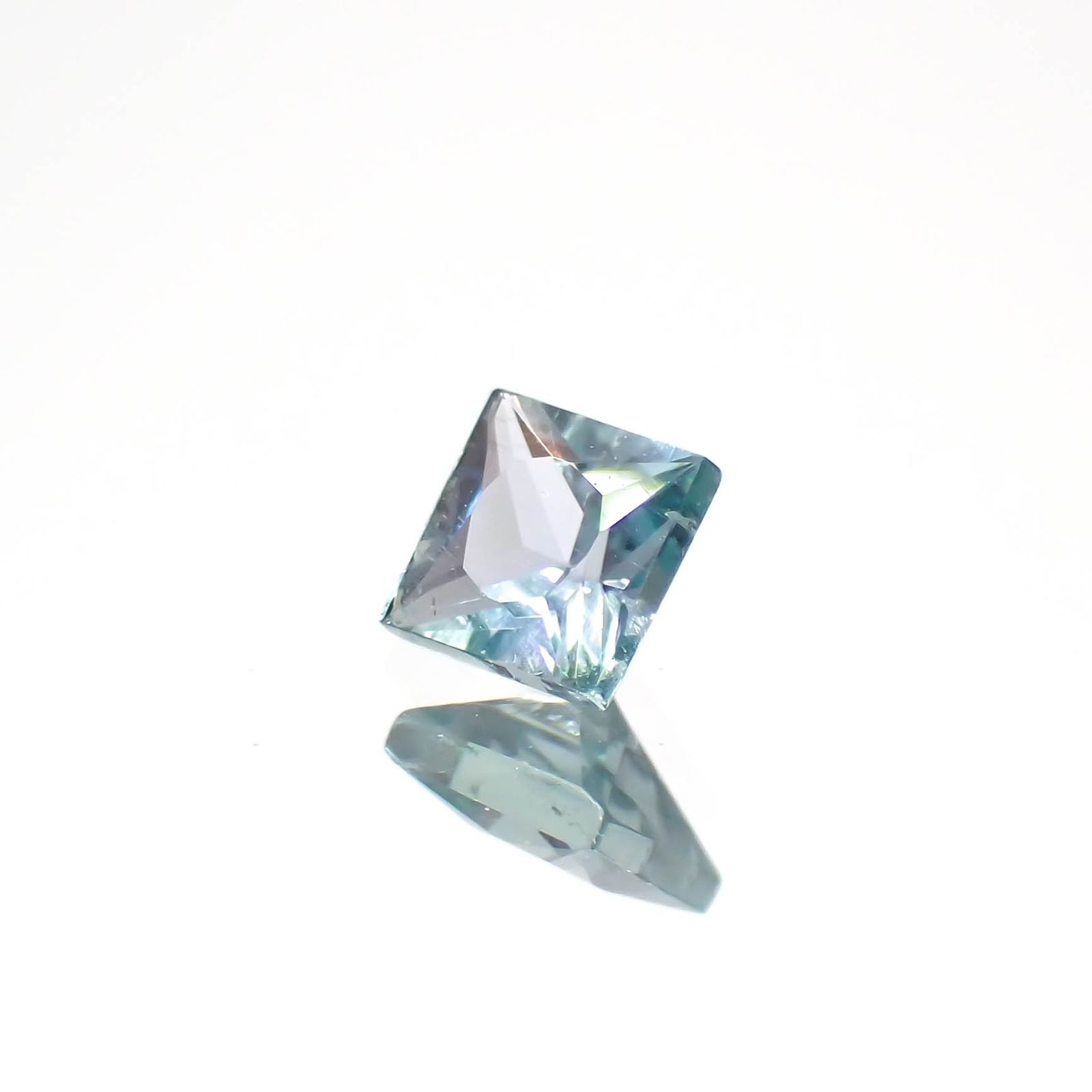 ◇プリンセスカット◇ブルーコーネルピン(宝石名コーネルピン)タンザニア産 0.13ct 識別済[230421859]2.8x2.8mm前後