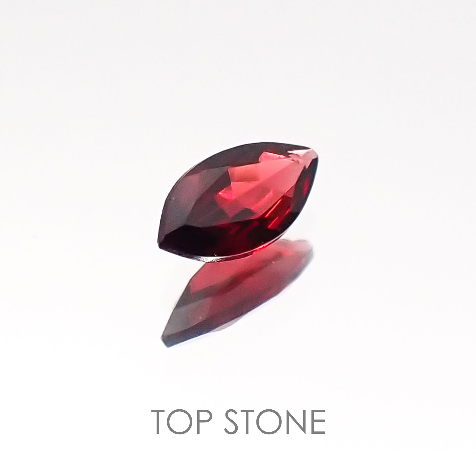 レッドスピネル(宝石名レッド・スピネル) タンザニア産 0.13ct 識別済[20117690]4.8×2.4mm前後
