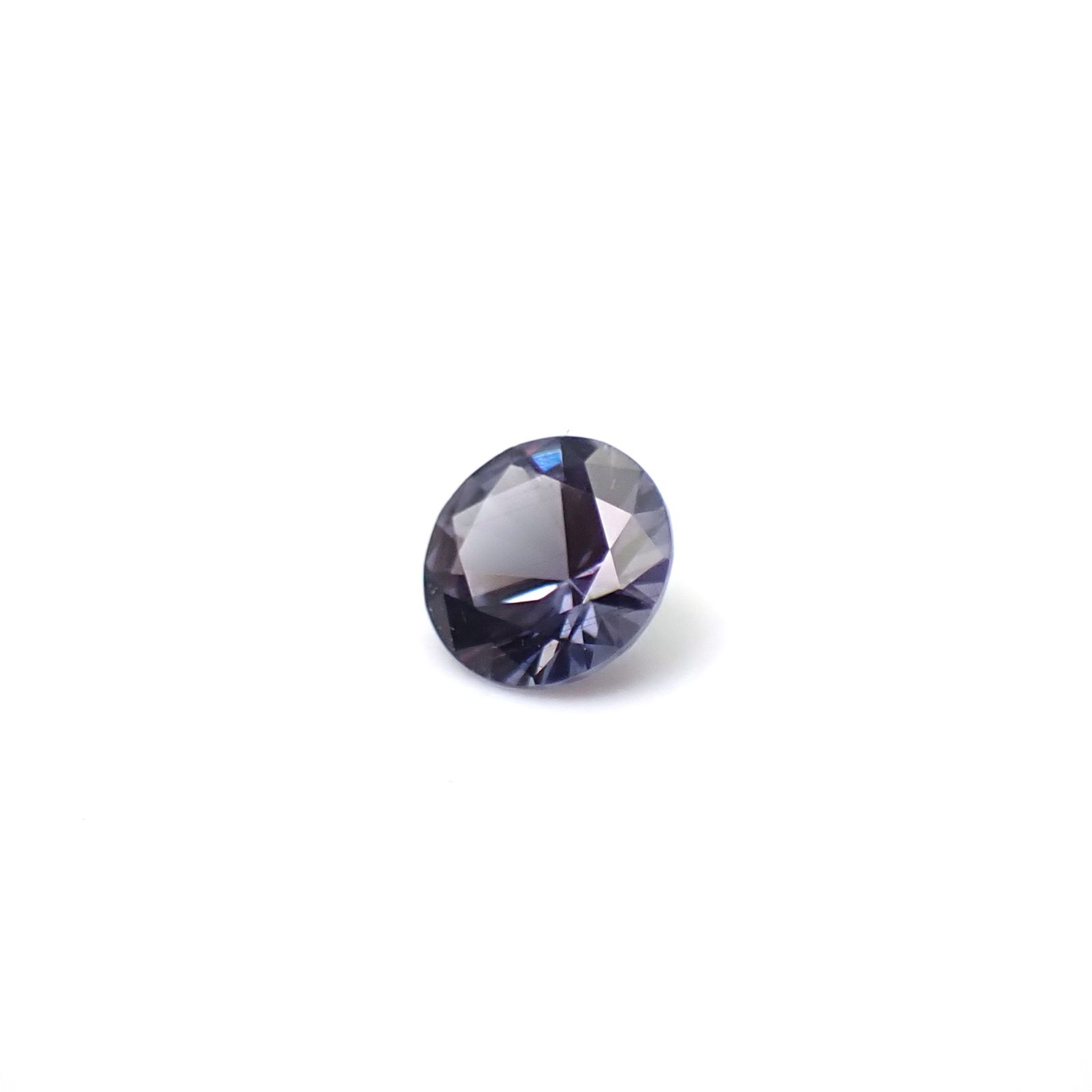 ベキリーブルーガーネット（カラーチェンジガーネット アレキタイプ） マダガスカル・ベキリー産 0.28ct / 4.1x4.1mm前後 [251231512]