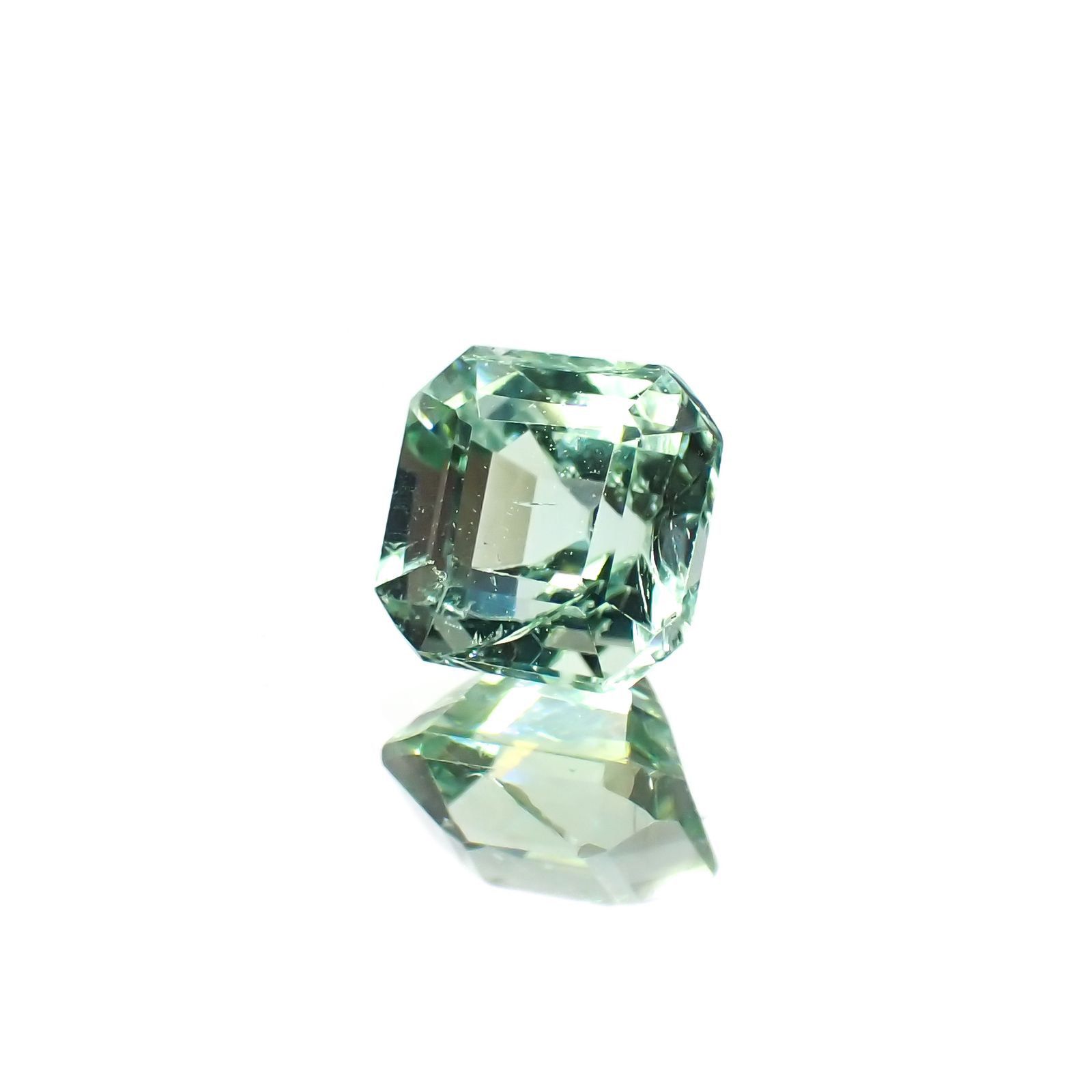 ブルーグリーントルマリン(宝石名トルマリン)アフガニスタン産 識別済 0.78ct / 5.2x5.2mm前後 [221018342]