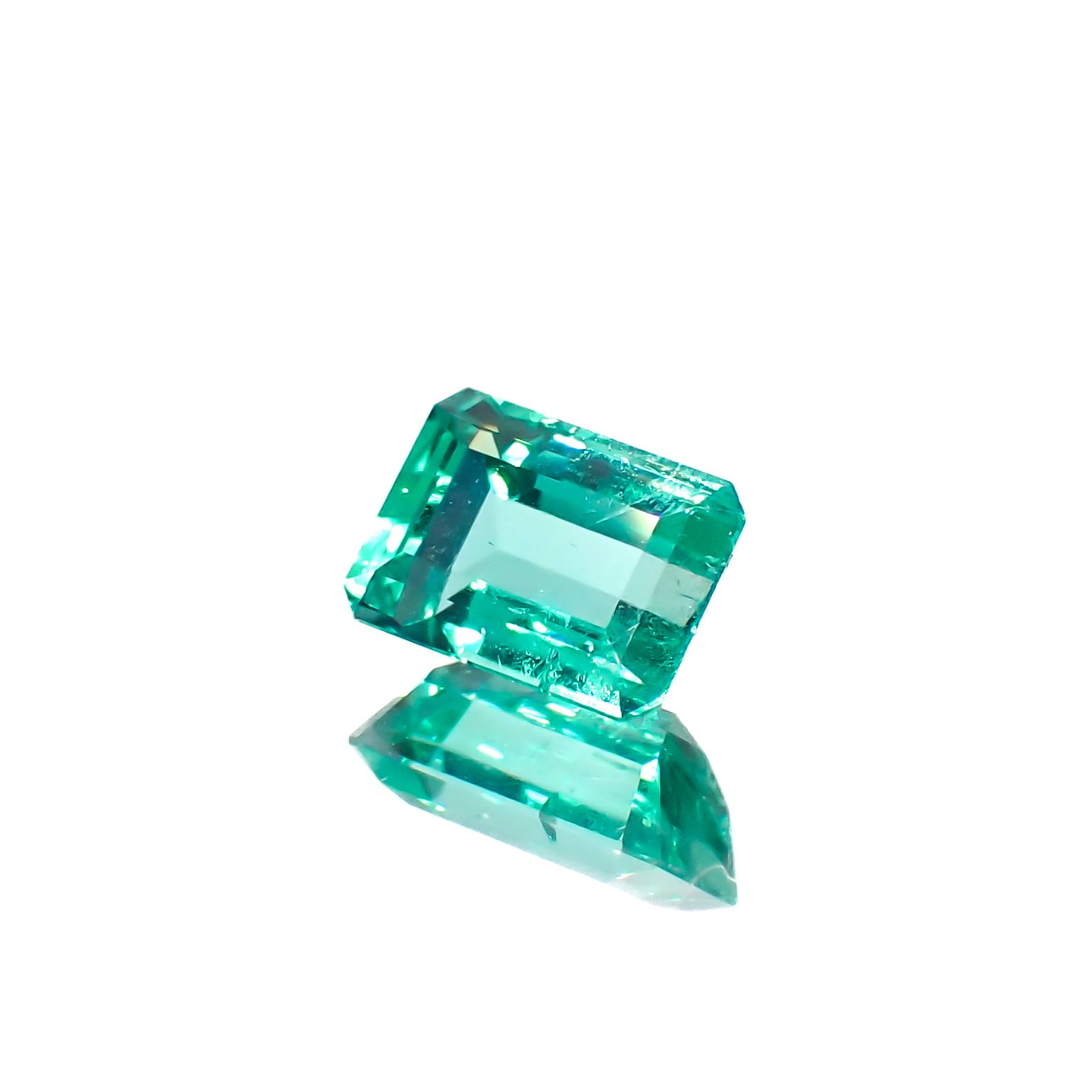 ノンオイルエメラルド(宝石名エメラルド)コロンビア産 0.69ct GIA鑑付[230823282]6.47x4.43mm前後
