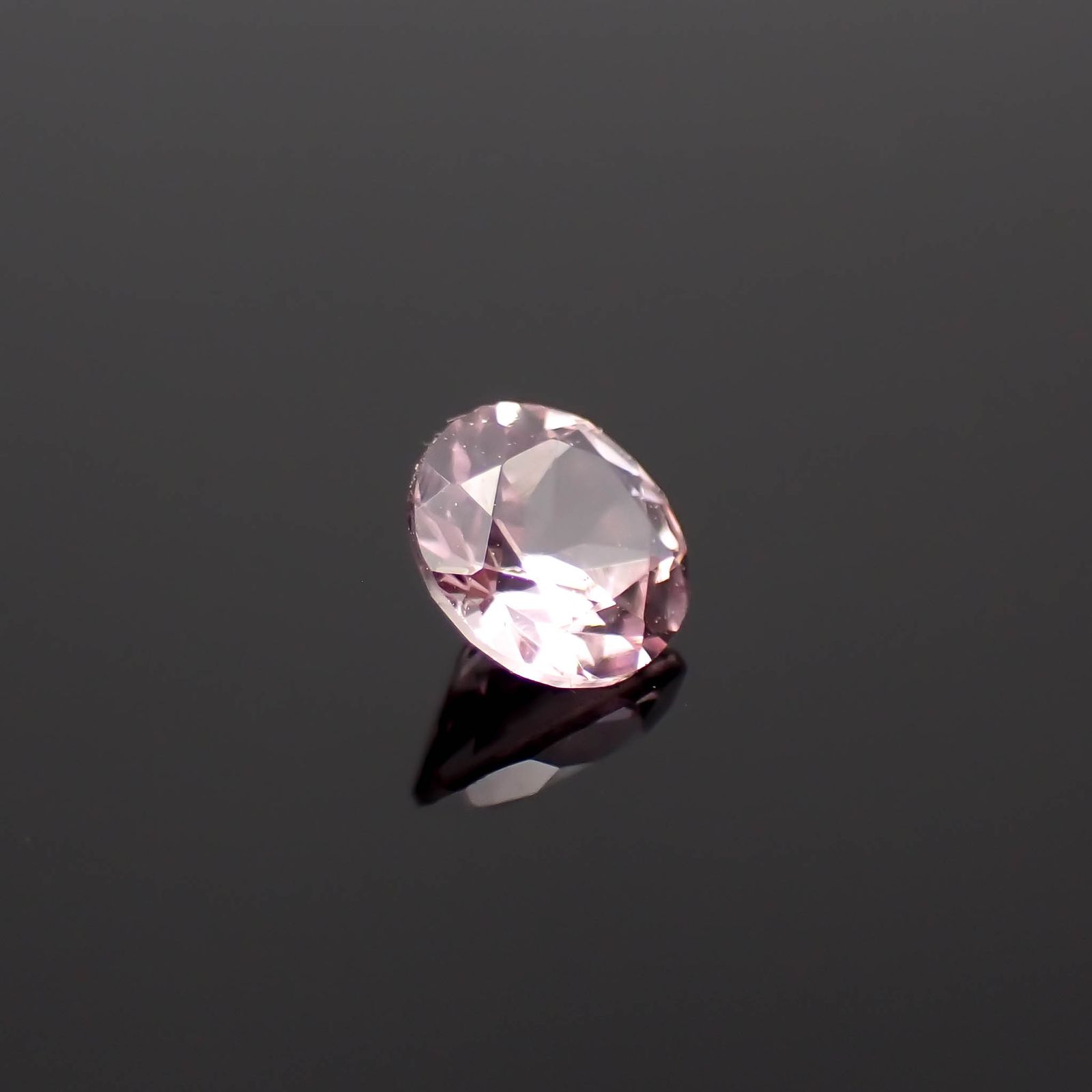 ドラゴンガーネット タンザニア産 0.41ct[230421458]4.5x4.5mm前後