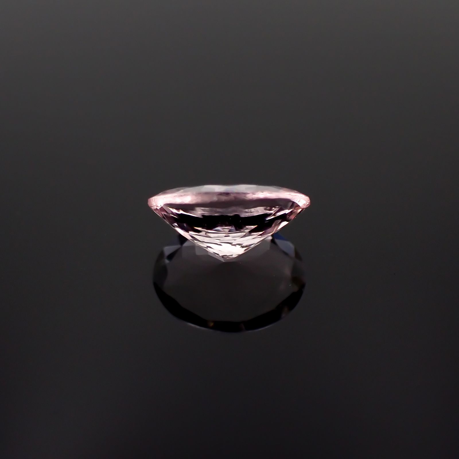モルガナイト ブラジル産 0.88ct[230421788]7.8x5.9mm前後