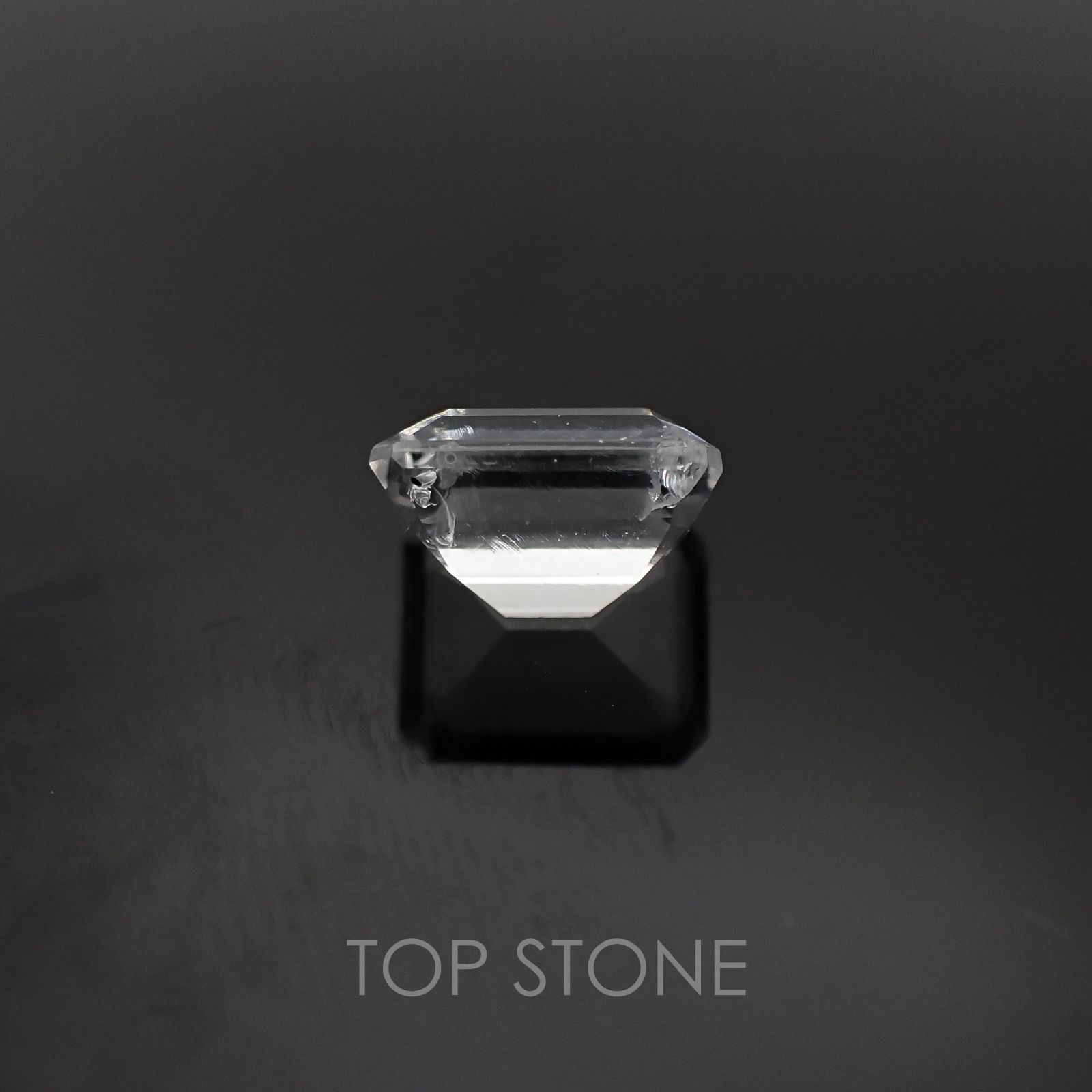ハイアライトオパール メキシコ産 ルース 1.76ct[20085244]8.5×7.1mm前後
