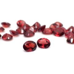 ◇ランダムセレクト◇パイロープアルマンディンガーネット モザンビーク産 約0.40ct / 5x4mm前後 [260532206-PAC]