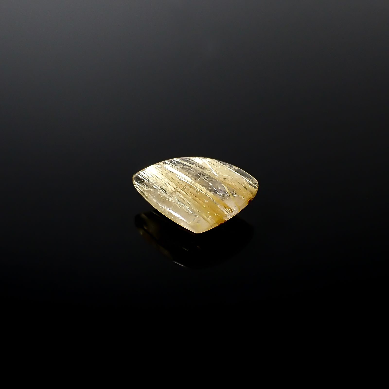◇フリーフォーム◇タイチンルチルクオーツ ブラジル産 2.77ct[240427317]12.3x9.7mm前後