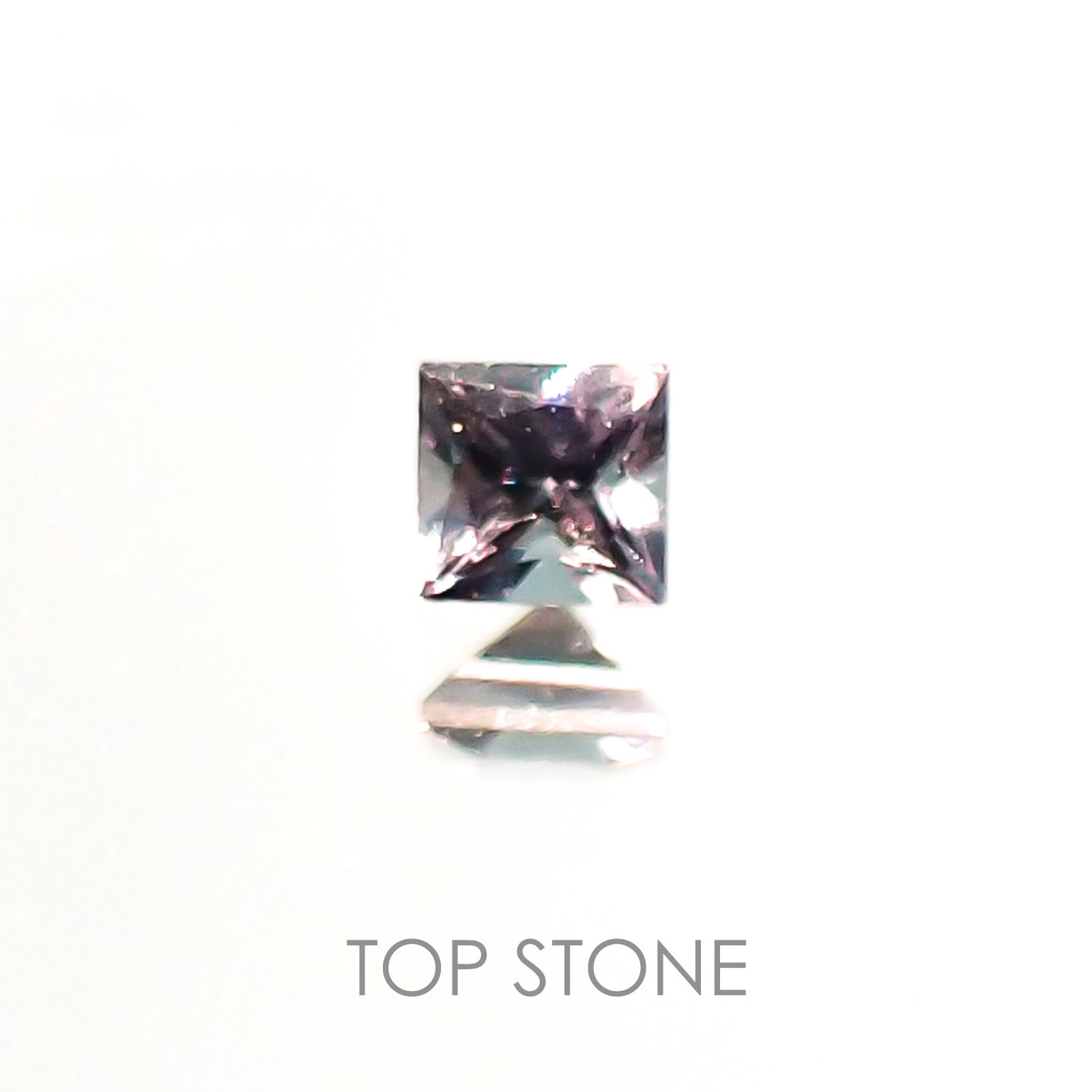 ◇プリンセスカット◇カラーチェンジガーネット(アレキタイプ) マダガスカル・ベキリー産 ルース 0.058ct[20106615]2.2×2.2mm前後