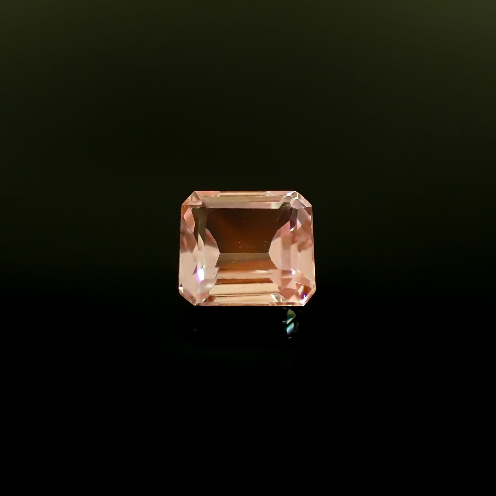 クンツァイト アフガニスタン産 4.06ct[231224711]9.2x8.4mm前後
