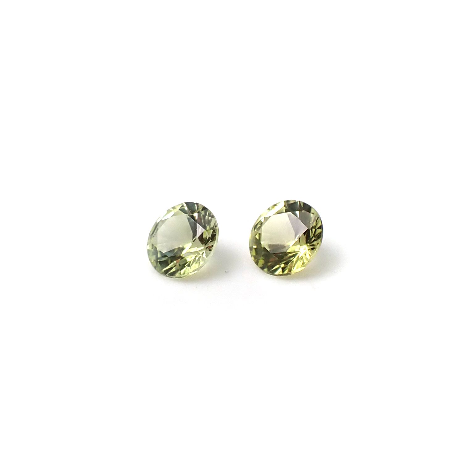 ◇ペアセット◇クリソベリル(宝石名クリソベリル)スリランカ/マダガスカル産 識別済 0.48ct(2pcs合計) / 3.8x3.8mm前後 [260131650]