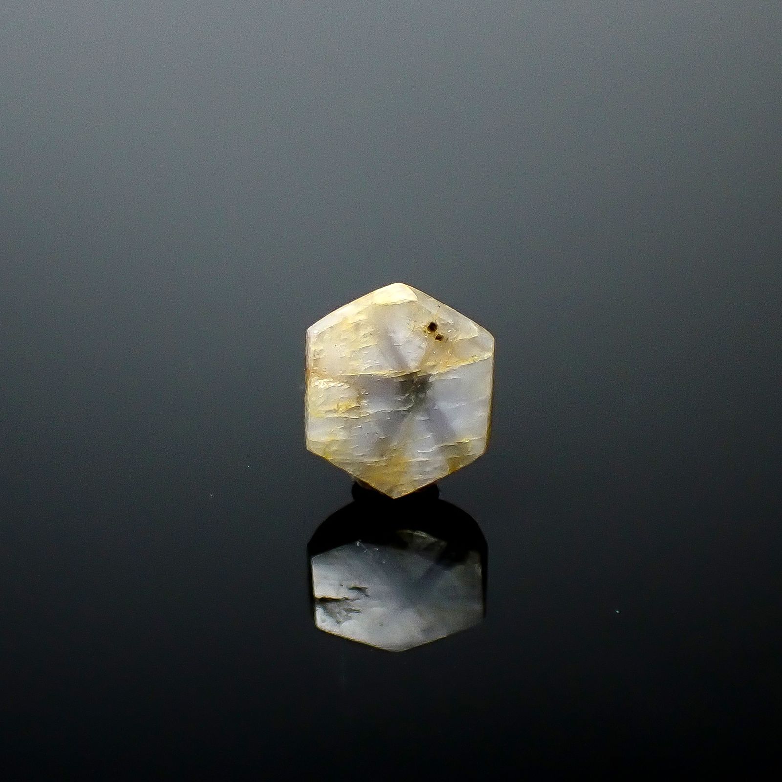 トラピッチェサファイア 原石スライス磨き(宝石名トラピッチェ・サファイア)ミャンマー産 3.40ct 識別済[250830985]8.9x8.4mm前後