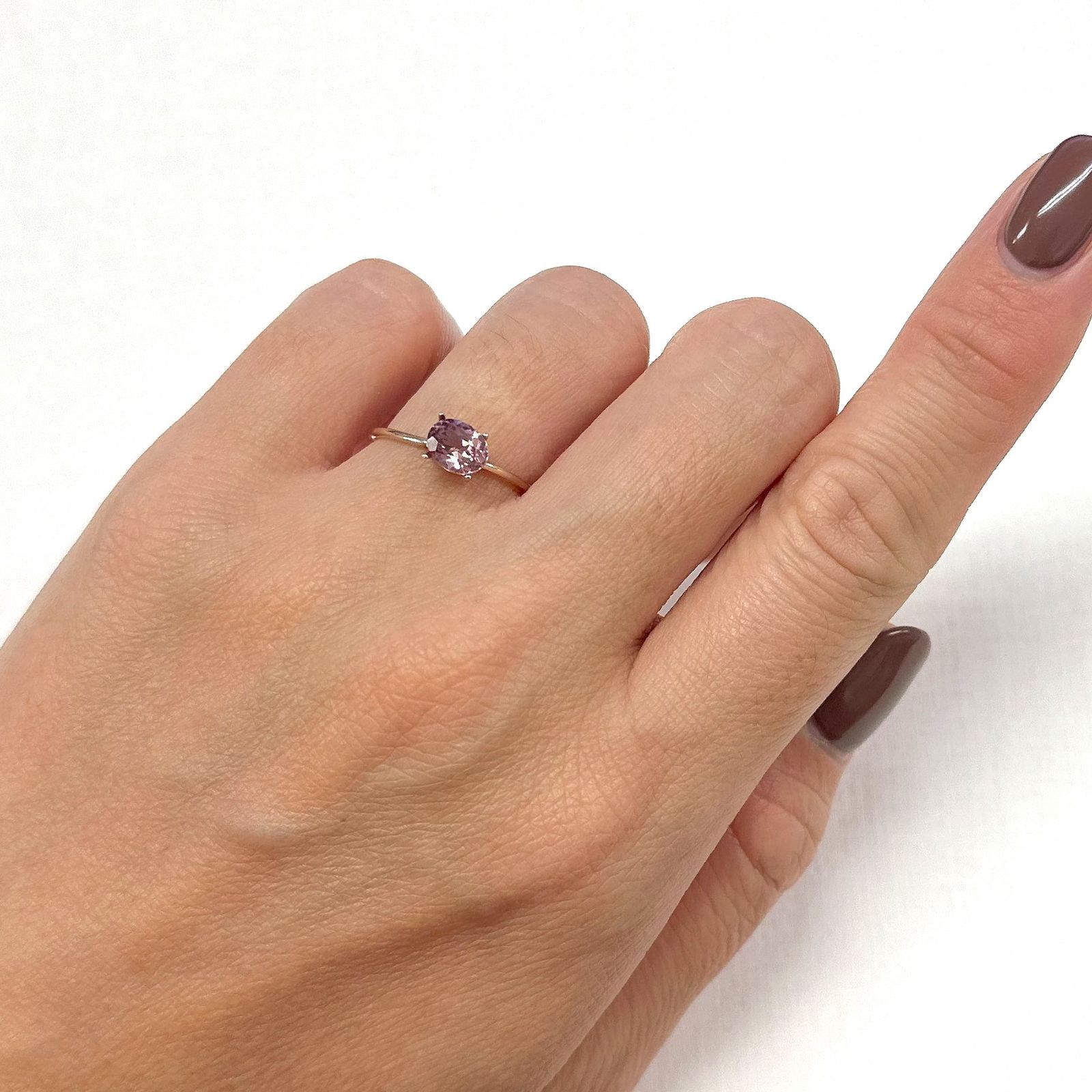 カラーシフトマラヤガーネット(宝石名ガーネット)タンザニア産 0.90ct 識別済[220115016]6.4x4.9mm前後