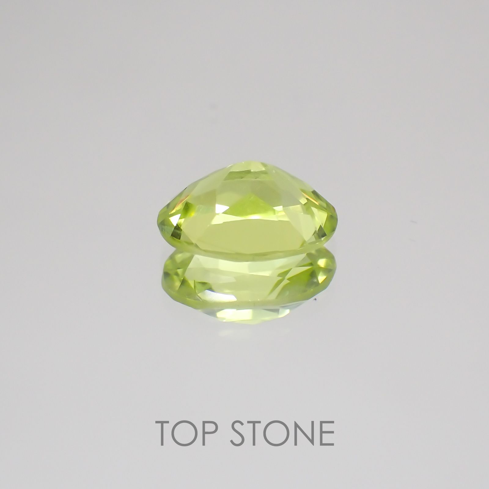 パロットクリソベリル インド産 ルース 1.19ct[19111472]7.7×5.2mm前後