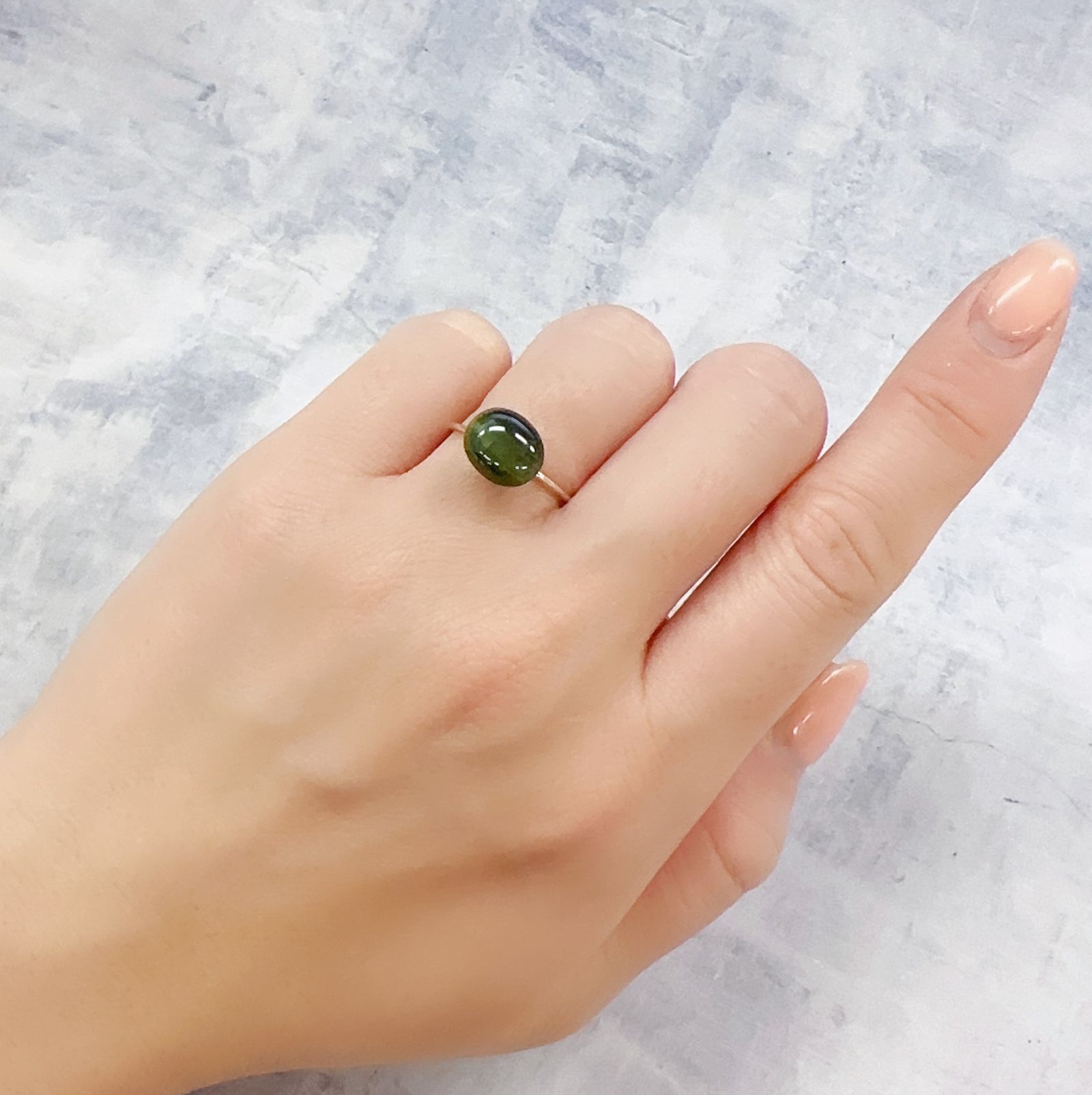 ダイオプサイドキャッツアイ(宝石名ダイオプサイト・キャッツアイ)ロシア産 3.580ct ソ付(CGL)[230120309]10.1x8.2mm前後