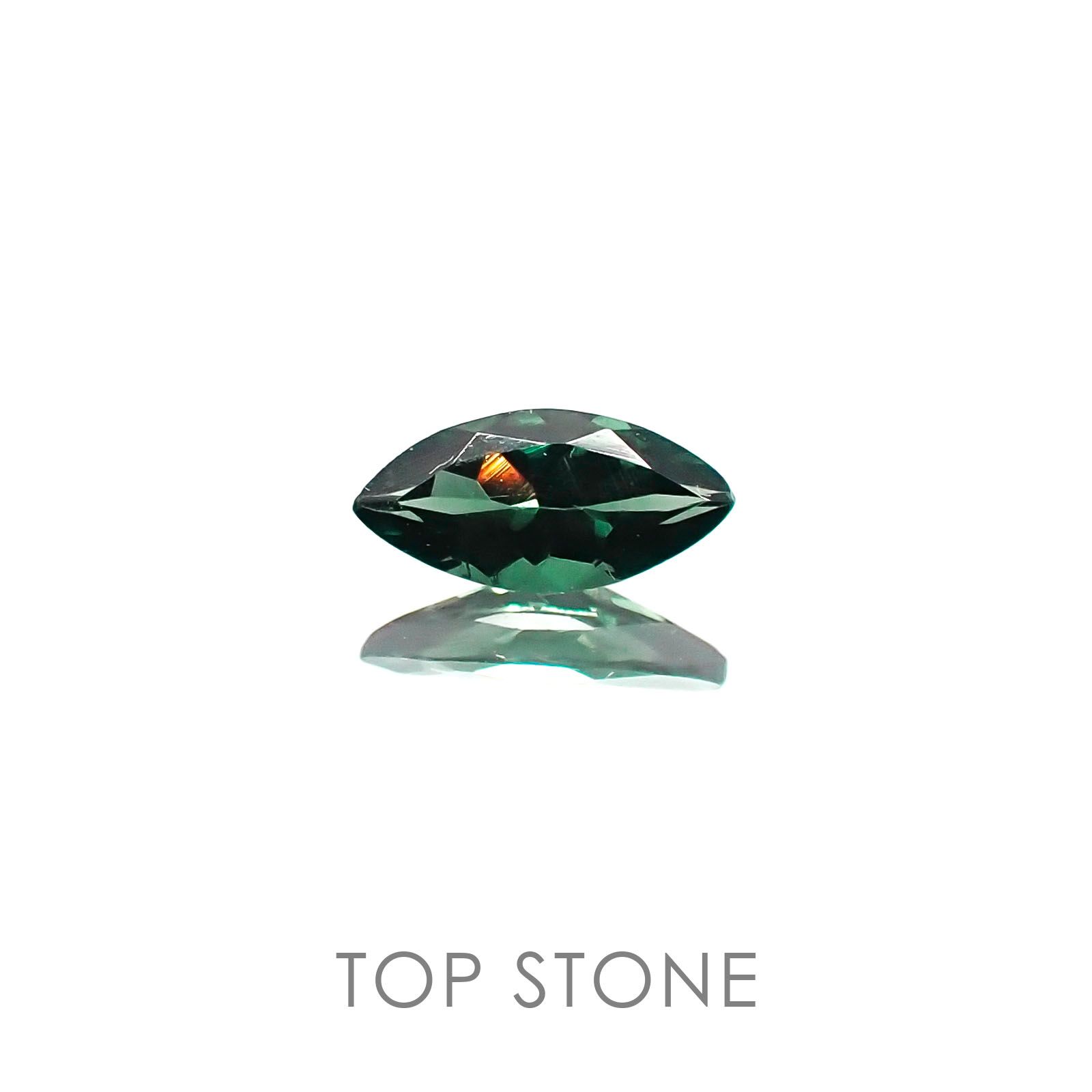 カラーチェンジガーネット(アレキタイプ)(宝石名ガーネット/カラーチェンジタイプ) マダガスカル・ベキリー産 0.22ct 識別済[20106607]6.1×2.9mm前後
