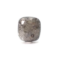 シルバールチルクォーツ ブラジル産 123.58ct / 34.1x31.6mm前後 [260131603]