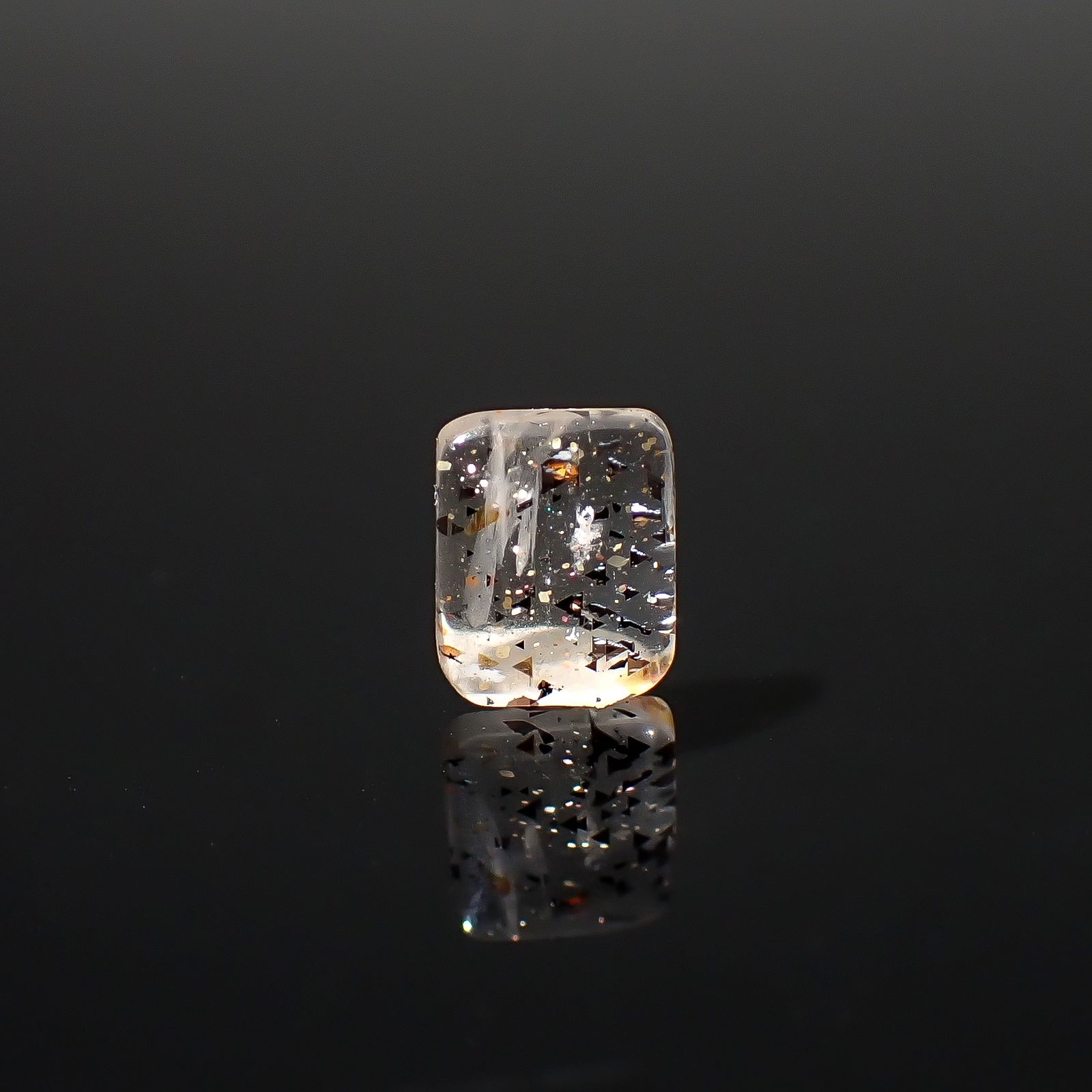 レインボーラティスサンストーン オーストラリア産 0.76ct / 7.1x5.7mm前後 [260632534]