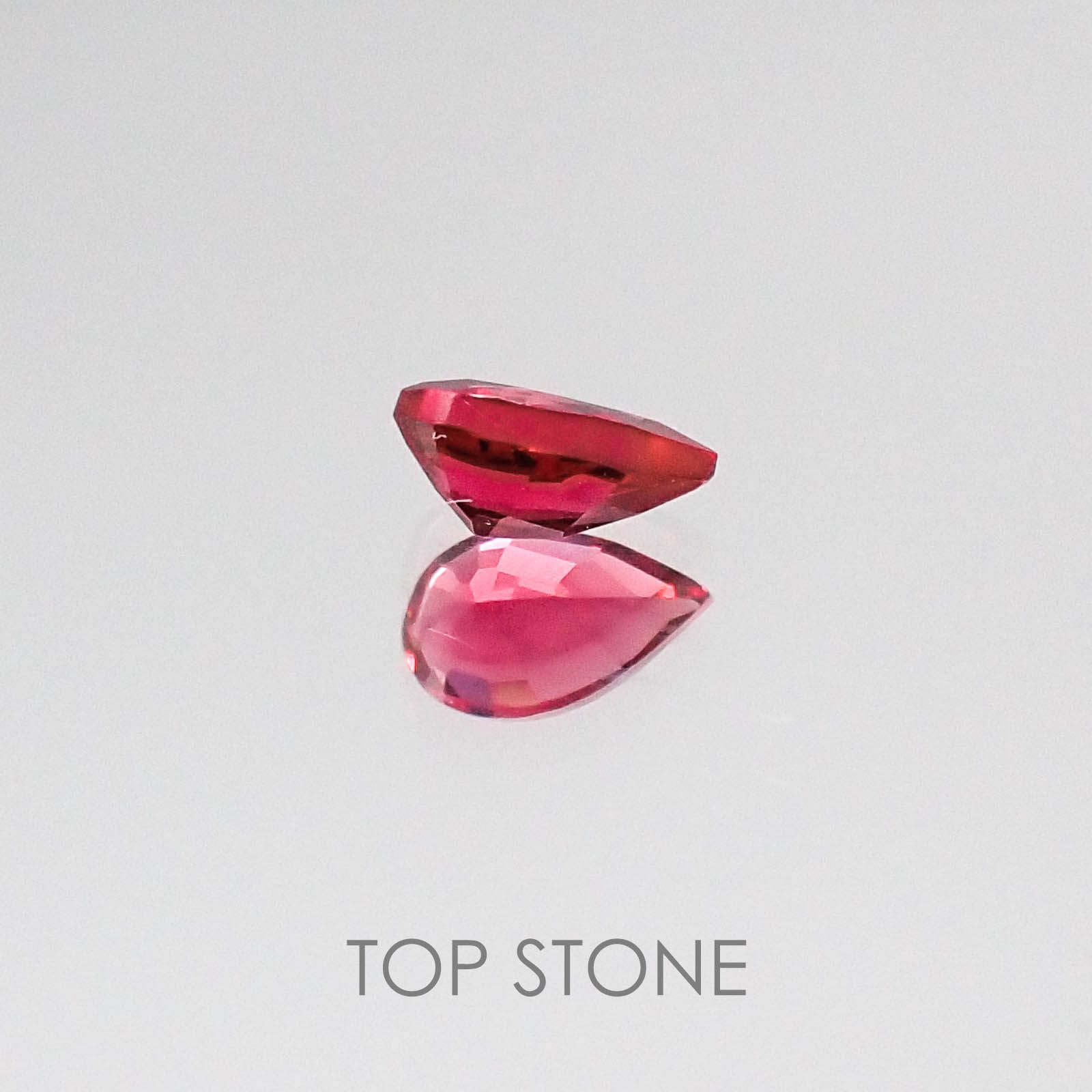 レッドスピネル タンザニア産 ルース 0.25ct[20073927]5.1×3mm前後