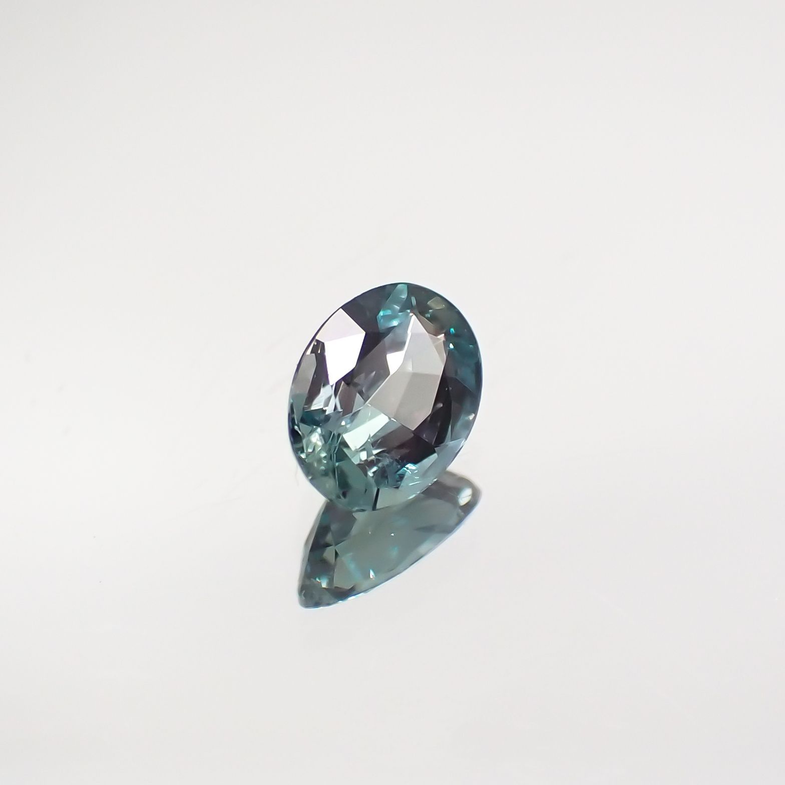 アレキサンドライト ブラジル産 ルース 0.11ct[210711873]3.5×2.5mm前後