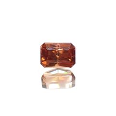 カラーシフトマラヤガーネット(宝石名ガーネット)タンザニア産 識別済 1.35ct / 6.7x4.7mm前後 [260415014]