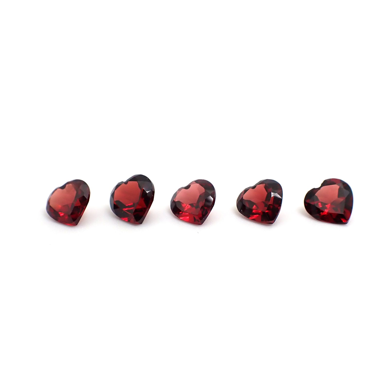 ◇ランダムセレクト◇パイラルスパイトガーネット モザンビーク産 約0.90ct / 6x6mm前後 [260532221]