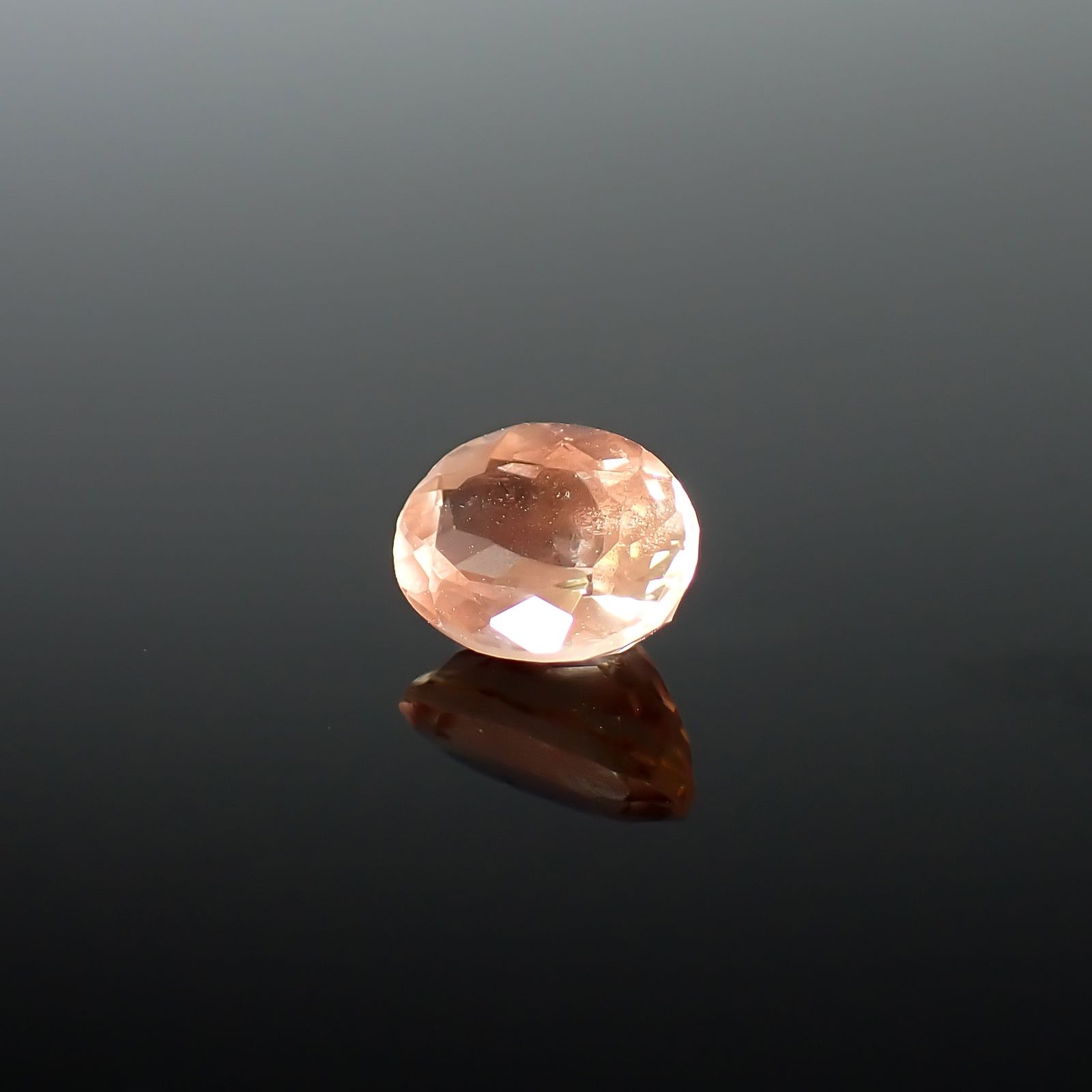 オレゴンサンストーン アメリカ・オレゴン州産 1.34ct / 8x6.1mm前後 [260732639]