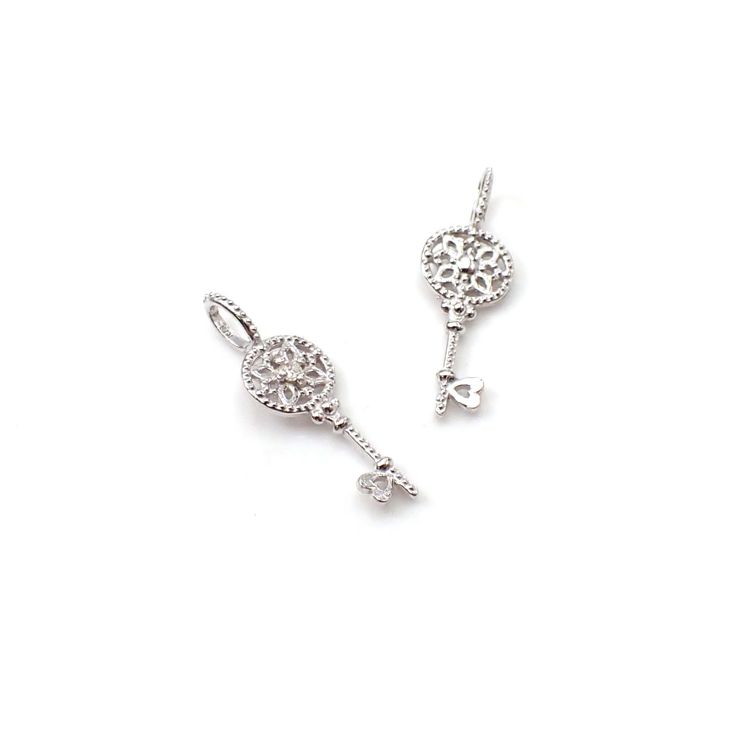 ◇K18WG（ビィータ）◇アンティークキー [ラッキーチャーム/ペンダントトップ※チェーン別売り]