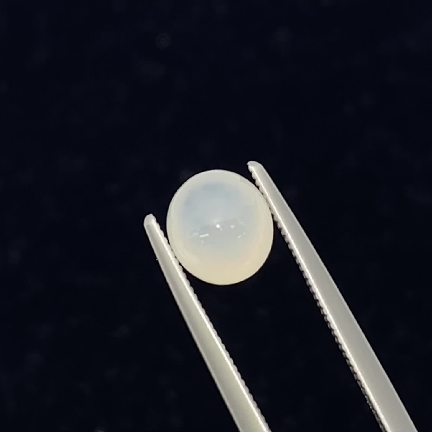 ビルマ産 白翡翠 ホワイトジェダイト 丸玉 8mm【1連販売