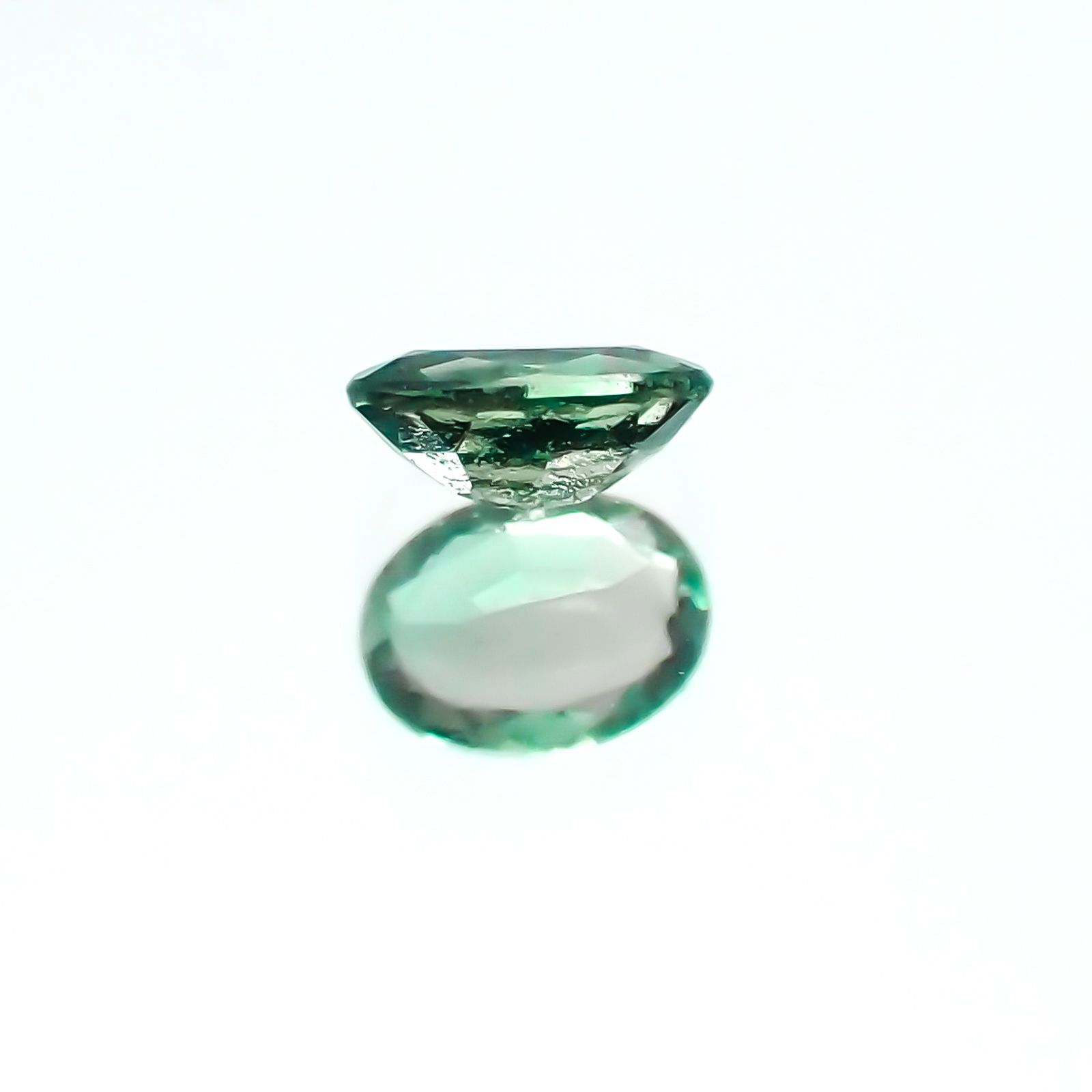 アレキサンドライト(宝石名アレキサンドライト) ブラジル産 0.12ct 識別済[20128456]3.6×2.7mm前後