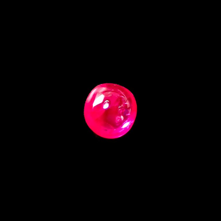 長波365(ライト)の照射で変色