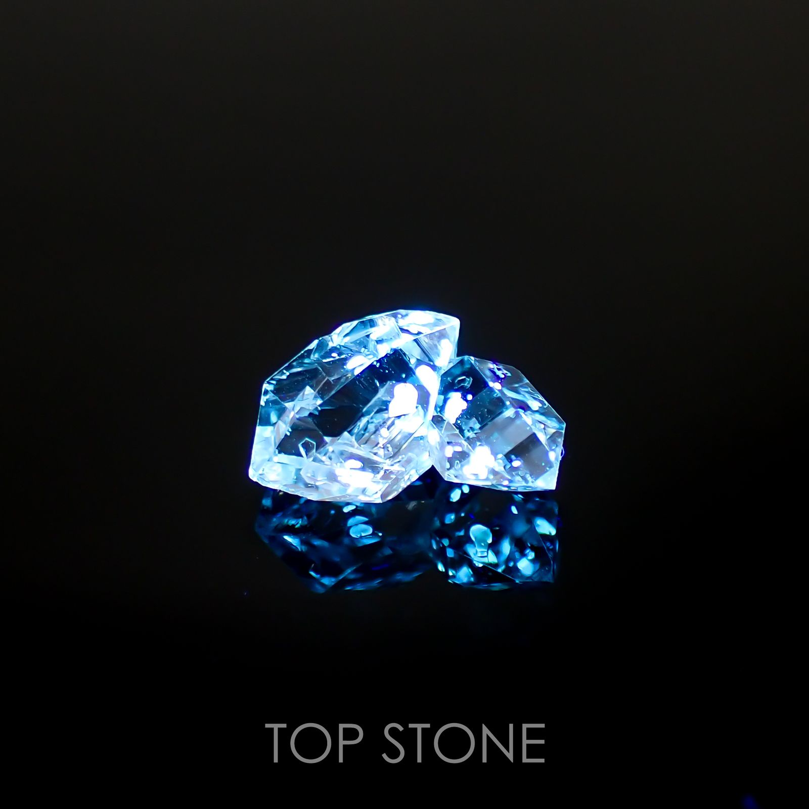 オイルインクォーツ原石 パキスタン産 2.70ct[220115465]11.1x10.5mm前後