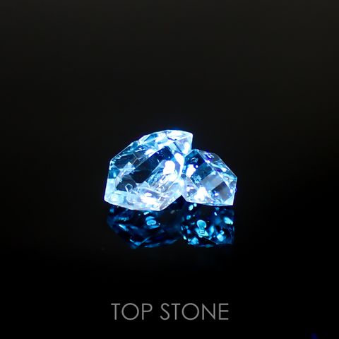 オイルインクォーツ原石 パキスタン産 2.70ct[220115465]11.1x10.5mm前後