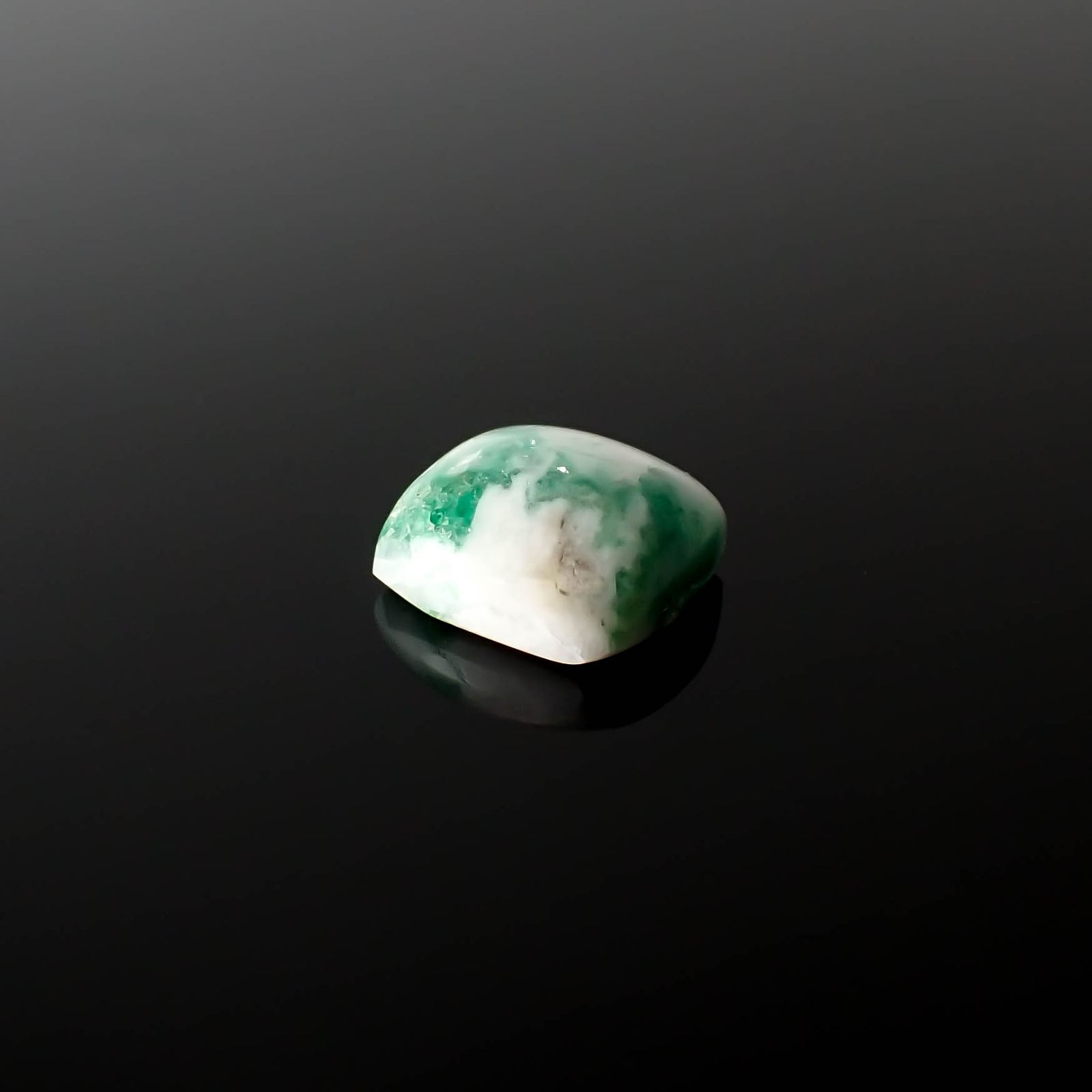 マトリックスエメラルド(エメラルドインクォーツ/フェルドスパー) ブラジル産 2.41ct[240326493]8.4x7.9mm前後