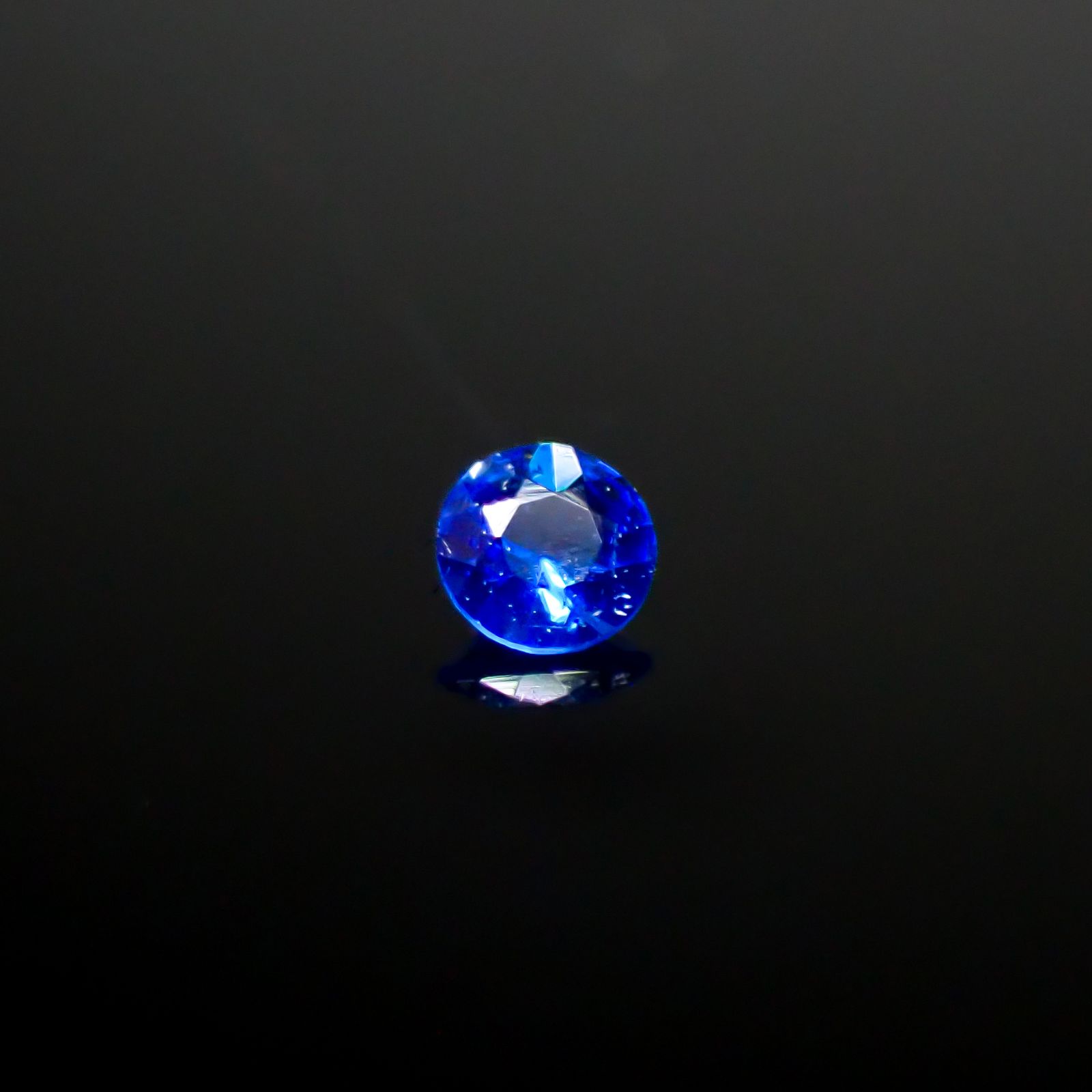 アウイナイト フルオレッセンス ドイツ産 0.022ct[240628308]1.9x1.9mm前後