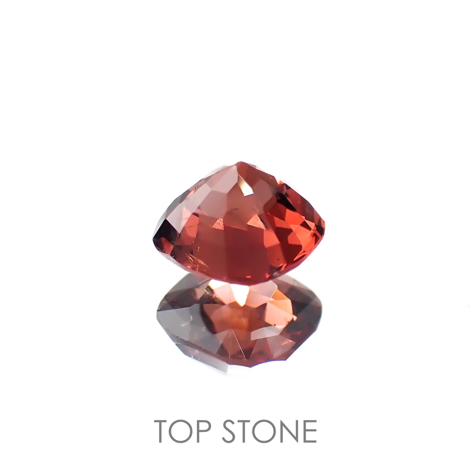 レッドスピネル(宝石名スピネル)ビルマ/マダガスカル産 1.05ct 識別済[220817540]5.9x5.7mm前後