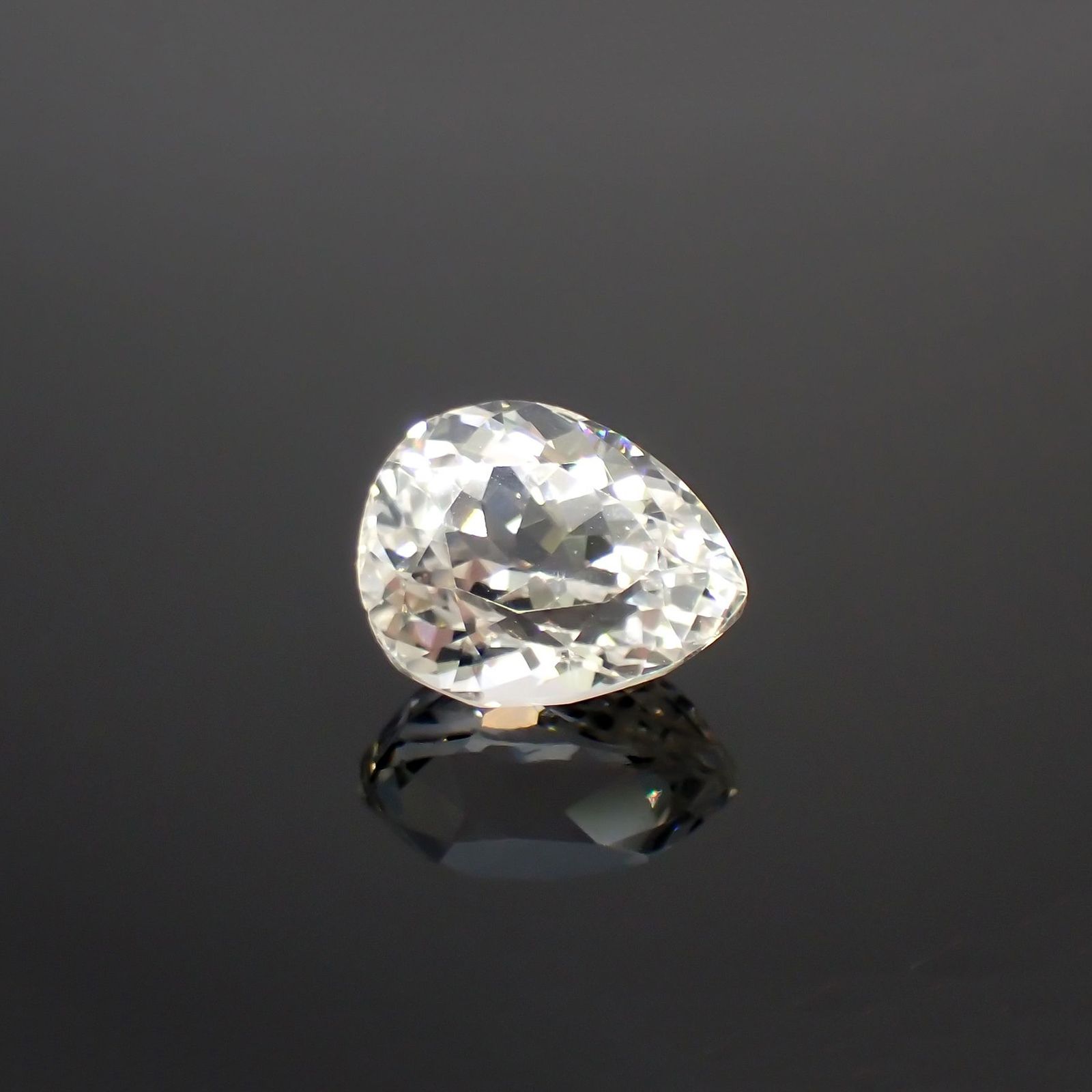 イエロースポジュミン(宝石名スポジュミン)アフガニスタン産 4.59ct 識別済[251113702]11x8.8mm前後