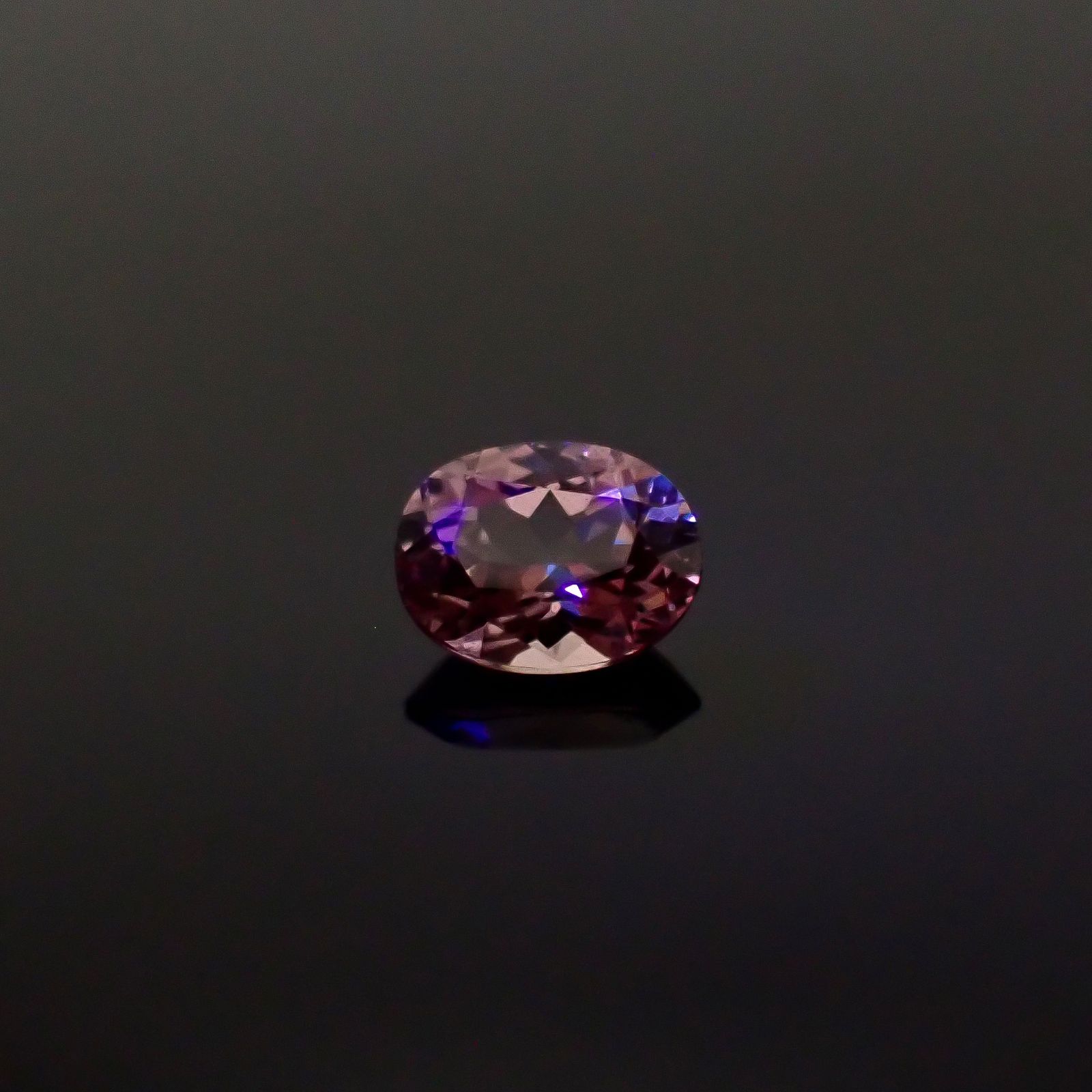 ドラゴンガーネット タンザニア産 0.93ct [250330038]6.5x5mm前後