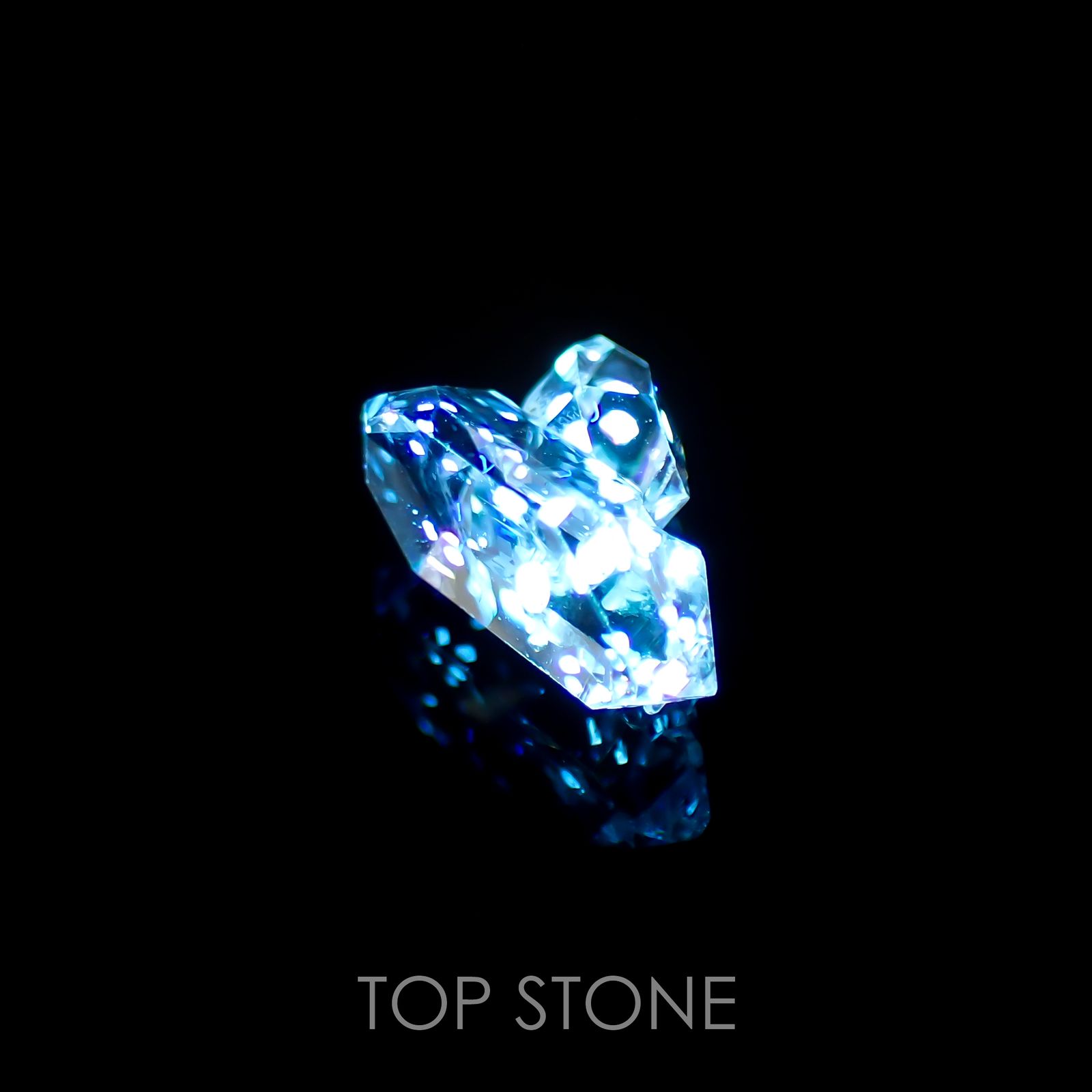 オイルインクォーツ原石 パキスタン産 1.31ct[220115463]9.7x6.2mm前後