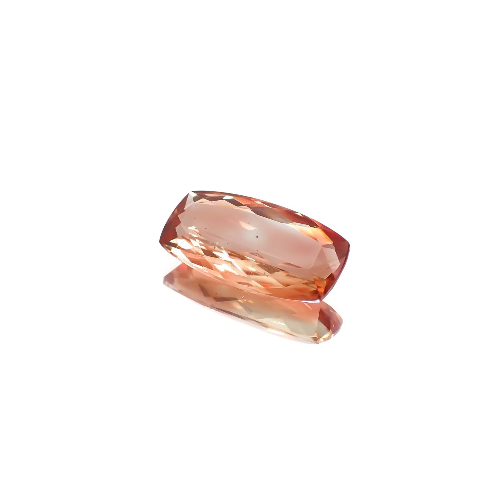 オレゴンサンストーン(宝石名ラブラドライト・サンストーン)アメリカ・オレゴン州産 ソ付(彩珠) 4.416ct / 16.4x8.3mm前後 [230622268]