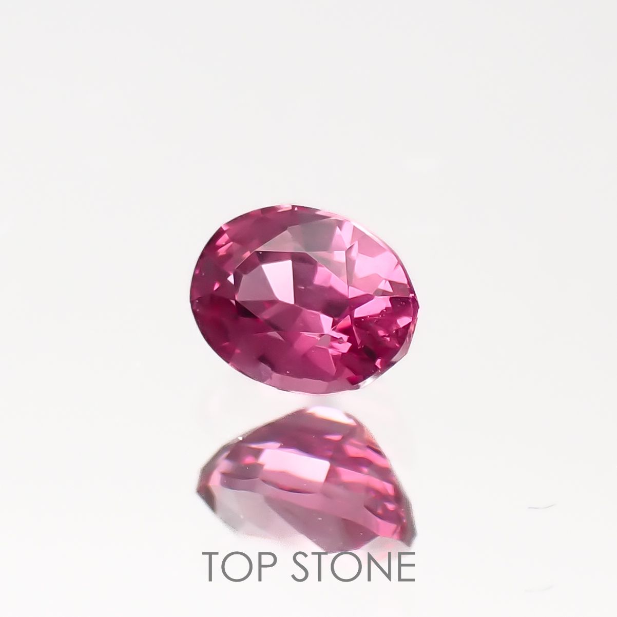 ホットピンクスピネル(宝石名ピンク・スピネル)タンザニア産 0.24ct 識別済[220817354]4x3.1mm前後