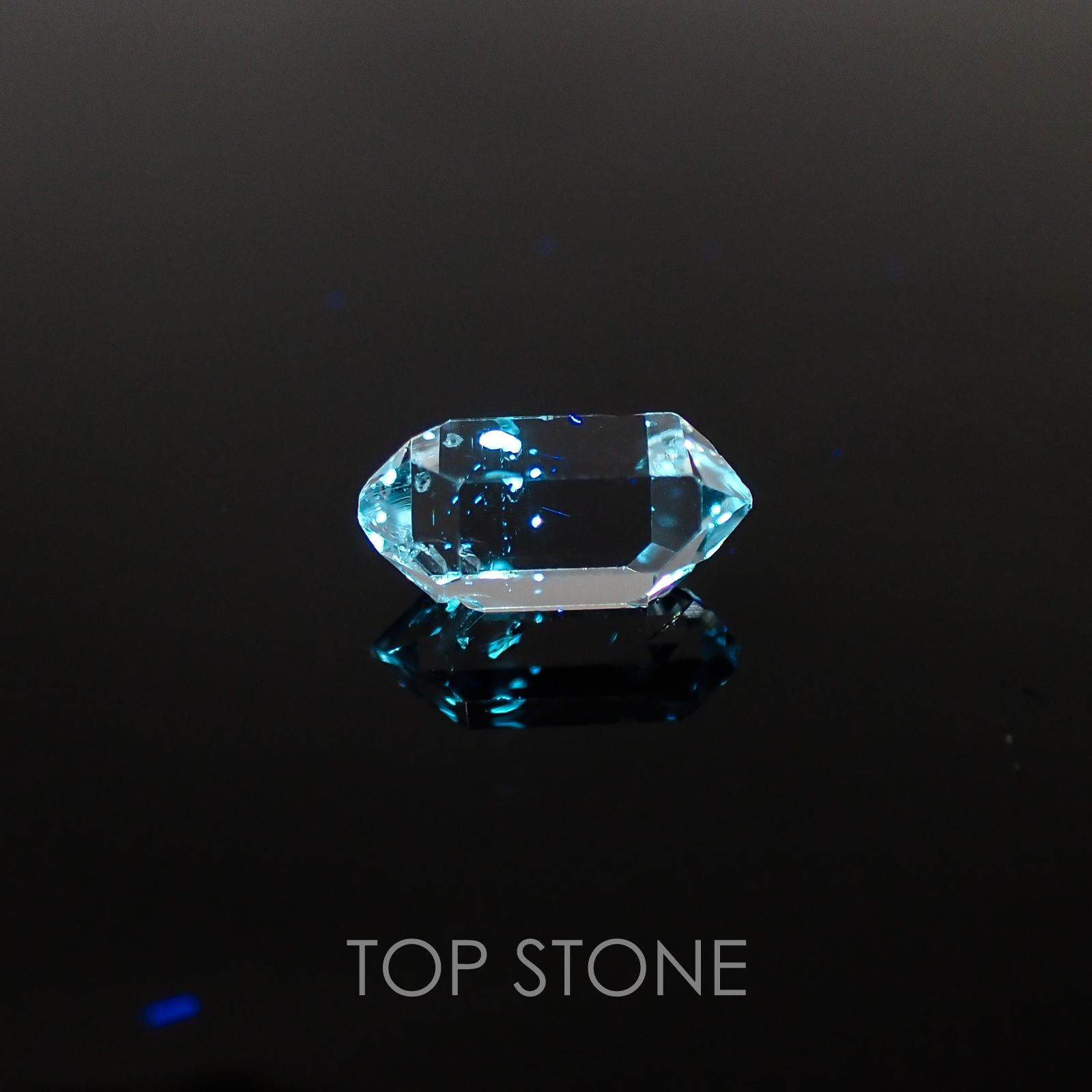オイルインクォーツ パキスタン産 原石・結晶 2.26ct[20117539]11.8×5.9mm前後