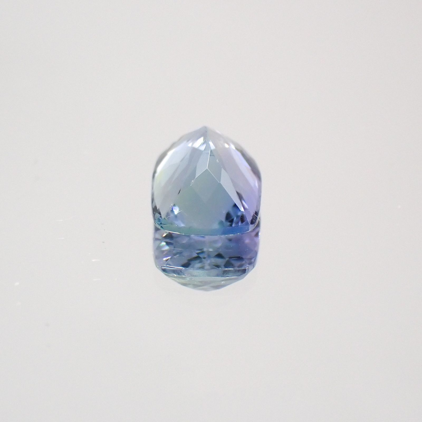 パーティカラータンザナイト(宝石名パーティカラード・ゾイサイト) タンザニア産 0.93ct 識別済[210410577]6.9×5mm前後