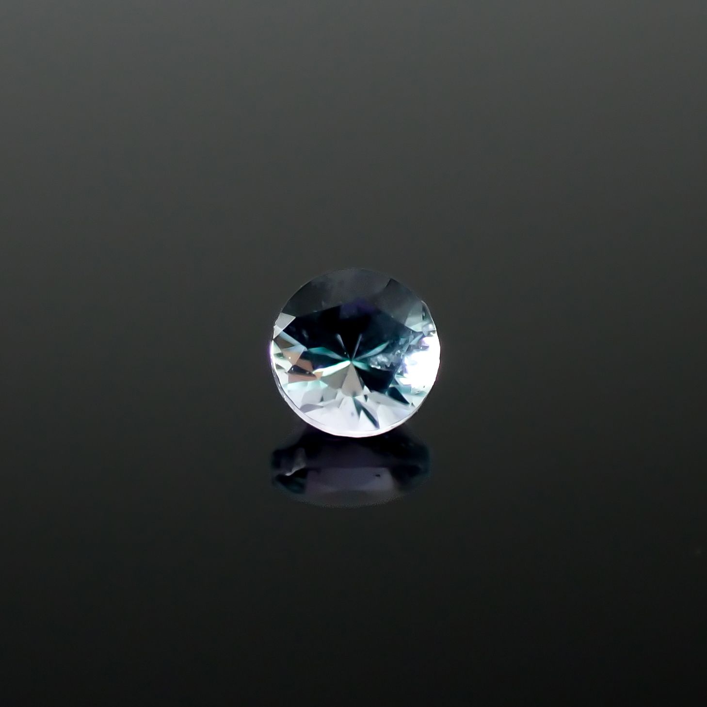 ブルーコーネルピン タンザニア産 0.074ct[240225902]2.3x2.3mm前後