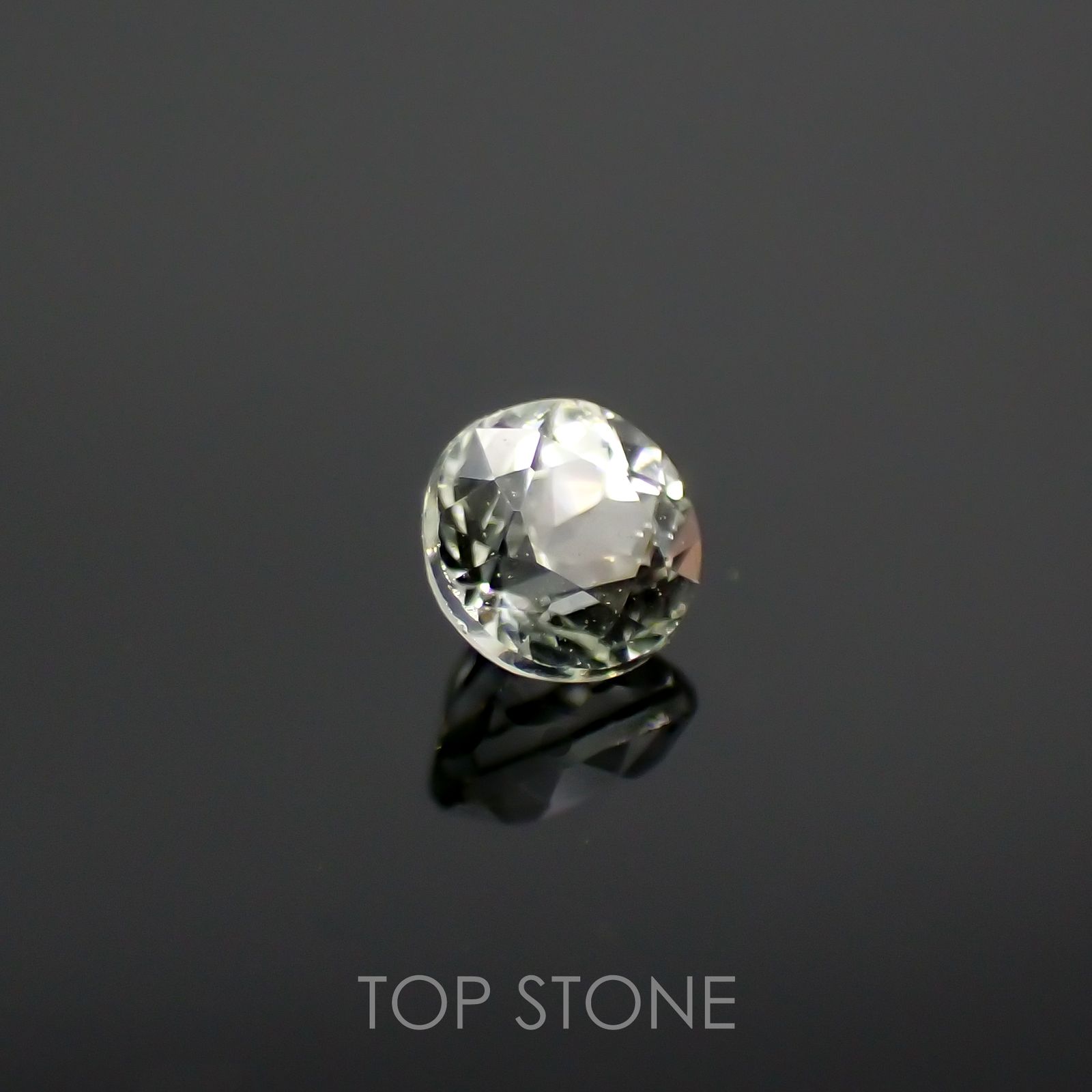 リューコガーネット(宝石名ホワイト グロッシュラー・ガーネット) ビルマ産 0.14ct 識別済[210711546]2.9×2.9mm前後
