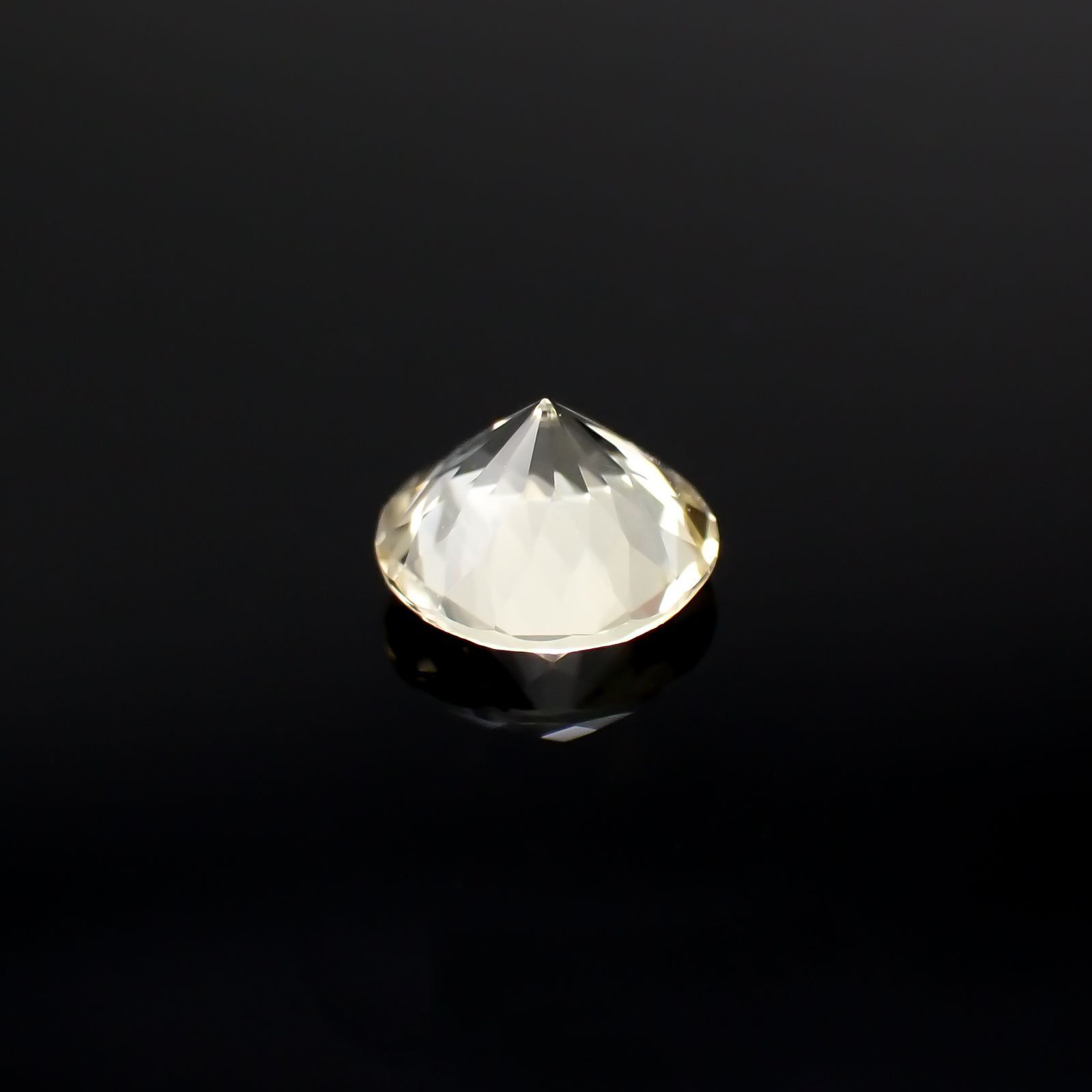 イエロースキャポライト(宝石名イエロー・スキャポライト)タンザニア産 識別済 0.37ct / 4.9x4.9mm前後 [251118026]