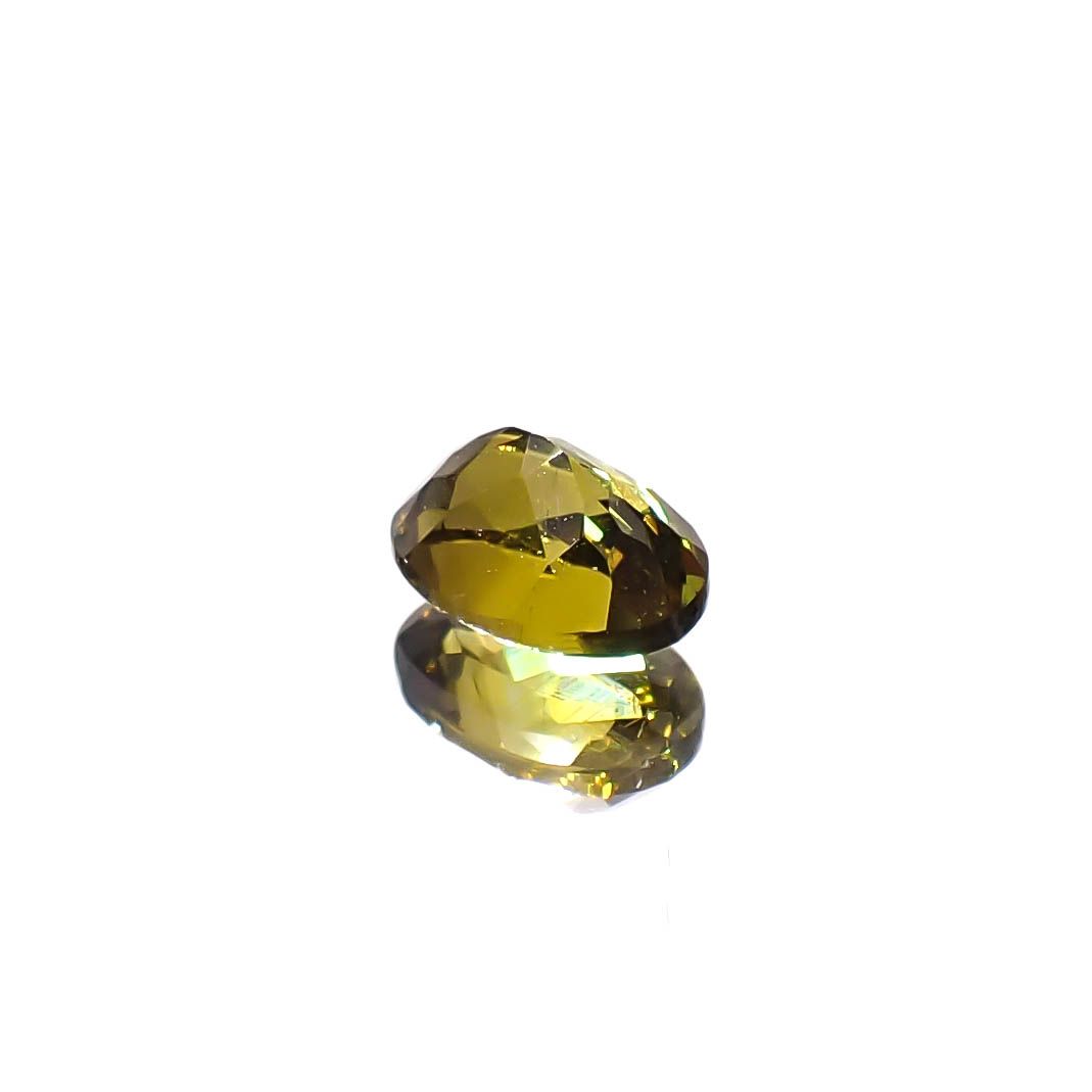 クリノゾイサイト(宝石名クリノゾイサイト)パキスタン産 0.63ct 識別済[250630592]6x4.3mm前後