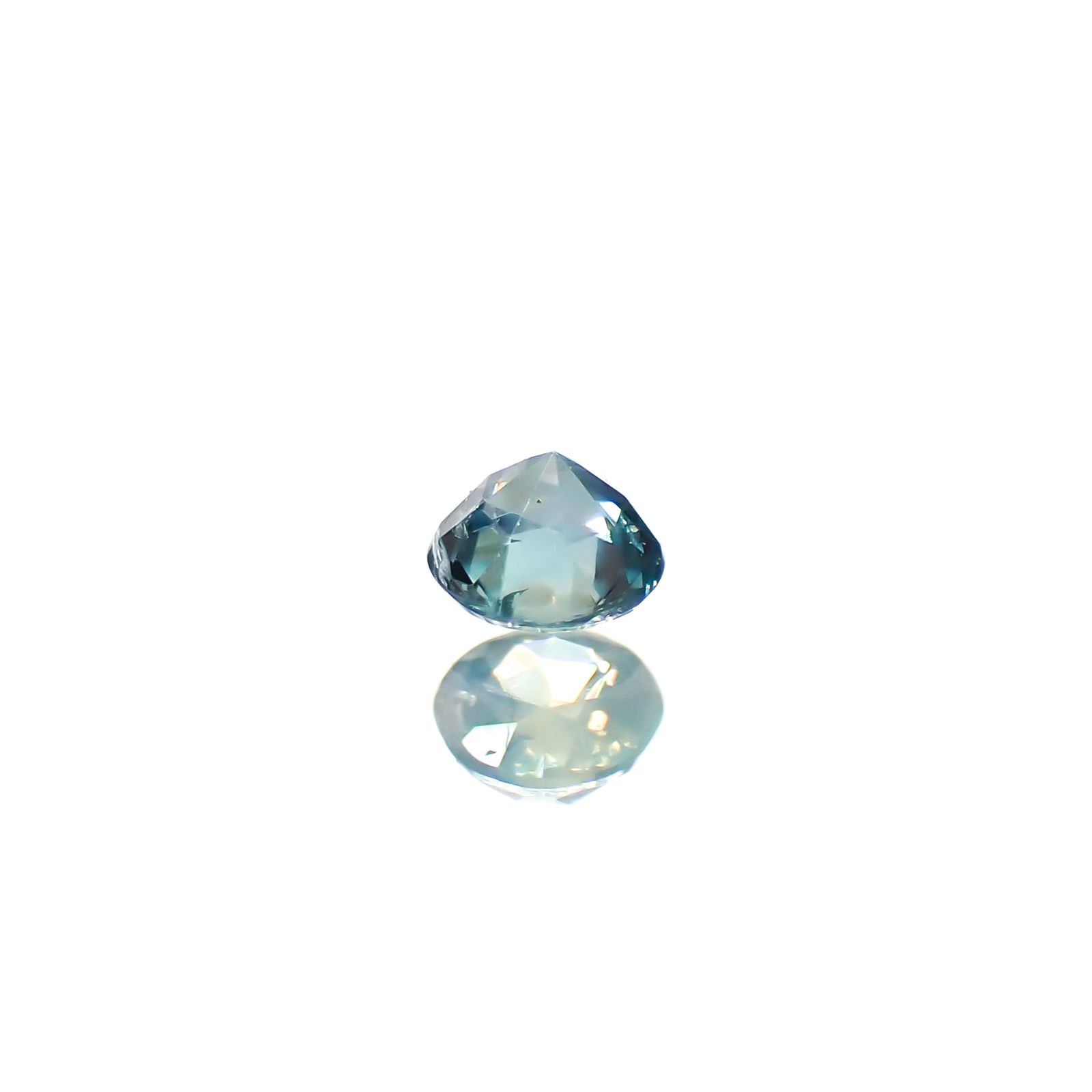 シルキーアレキサンドライト ブラジル産/EmeraldMains社製 0.045ct[240527615]2.1x2.1mm前後