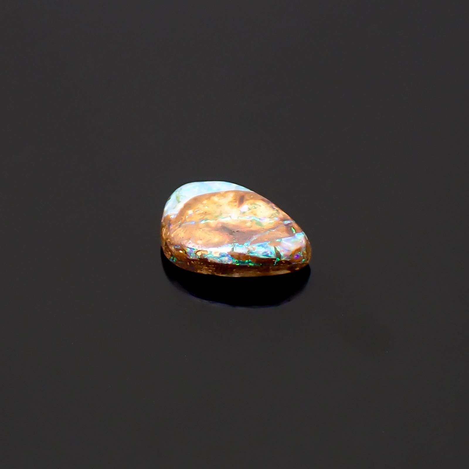 ボルダーオパール オーストラリア産 0.58ct / 7.3x4.9mm前後 [260933076]