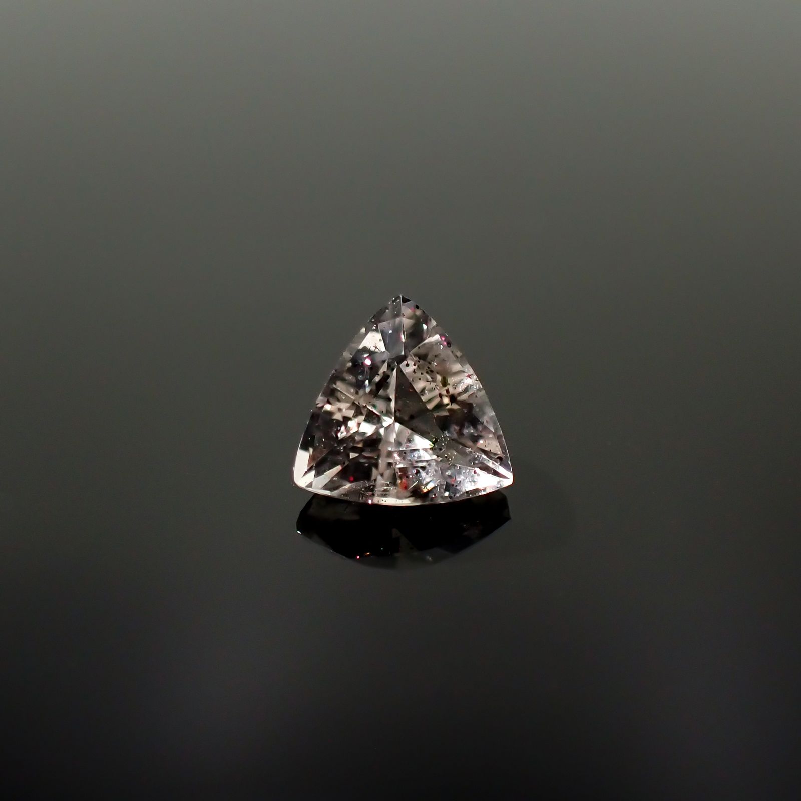 ティンカーベルクォーツ ブラジル産 0.81ct[240125449]6.5x6.5mm前後